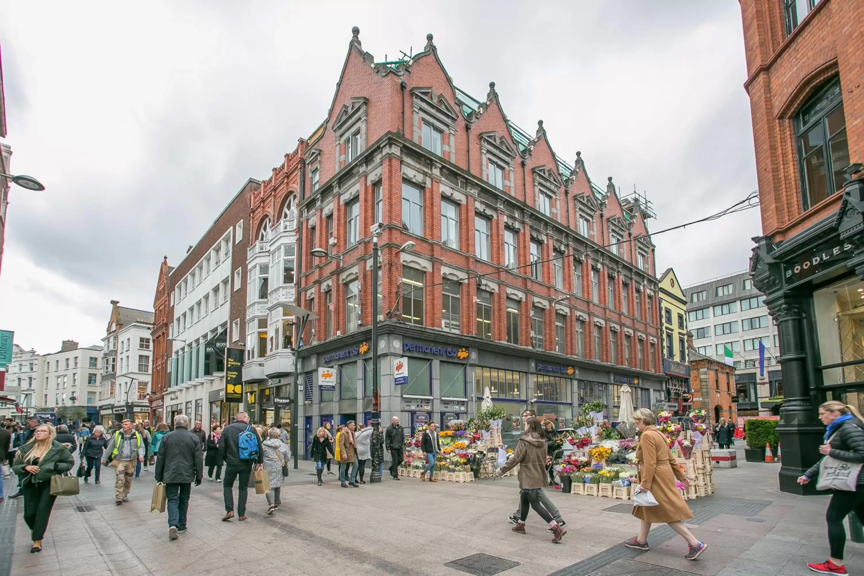 Property building in Grafton Street Studios by City Break Apartments