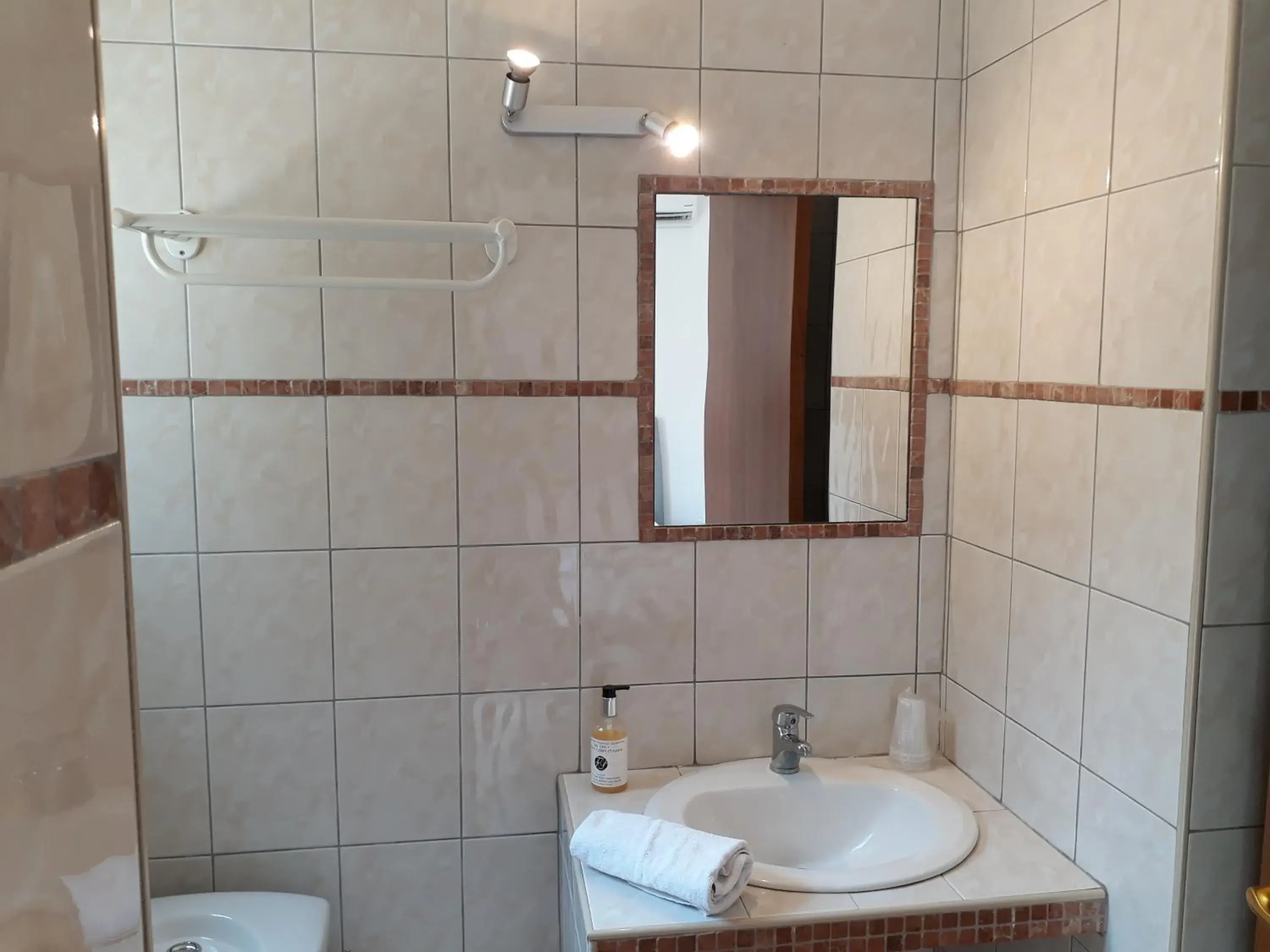 Bathroom in Hôtel Padolo