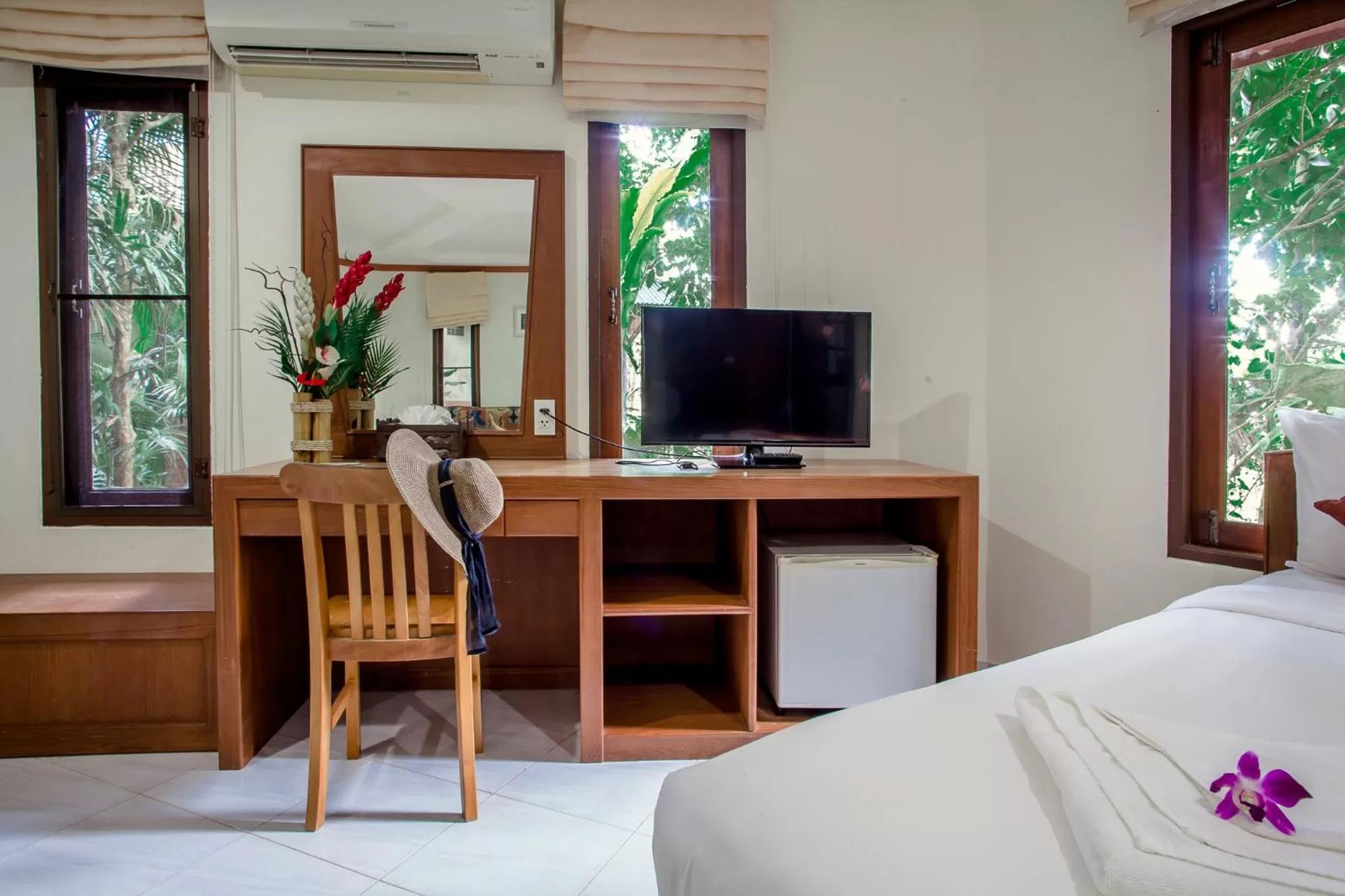 TV/Entertainment Center in Aonang Cliff View Resort SHA Extra Plus