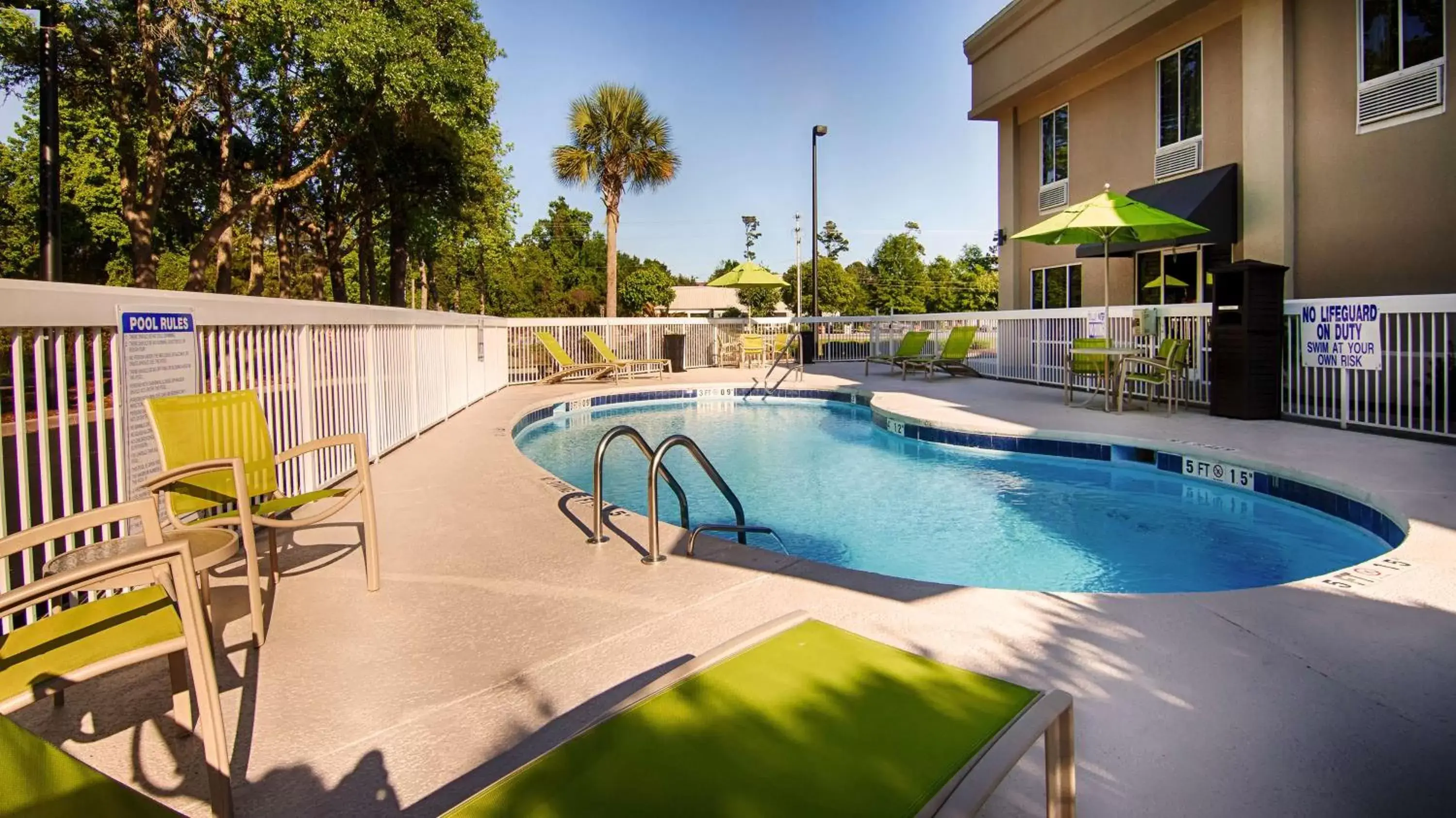 Activities, Swimming Pool in Best Western Pawleys Island