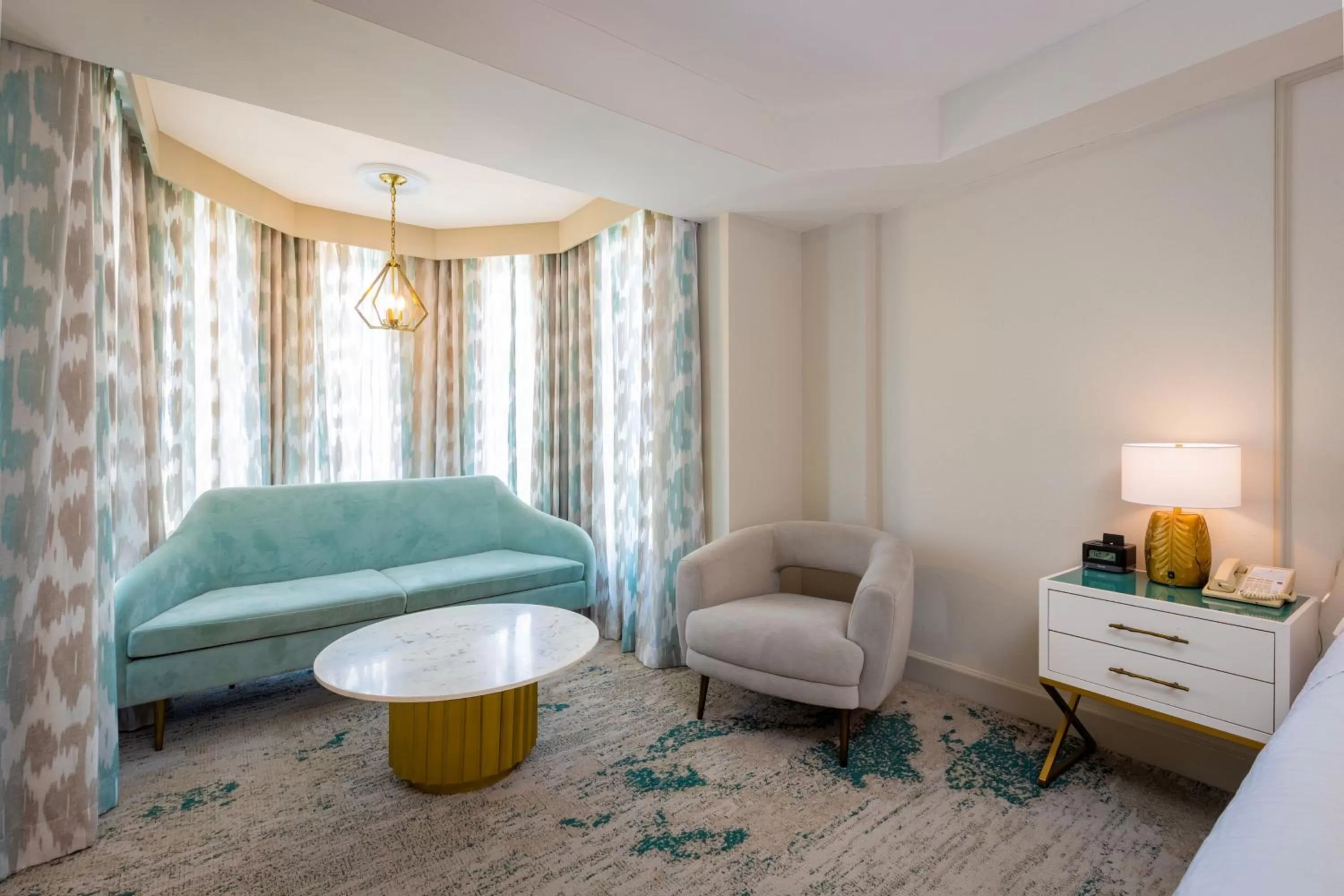 Photo of the whole room, Bed in Castle Hotel, Autograph Collection