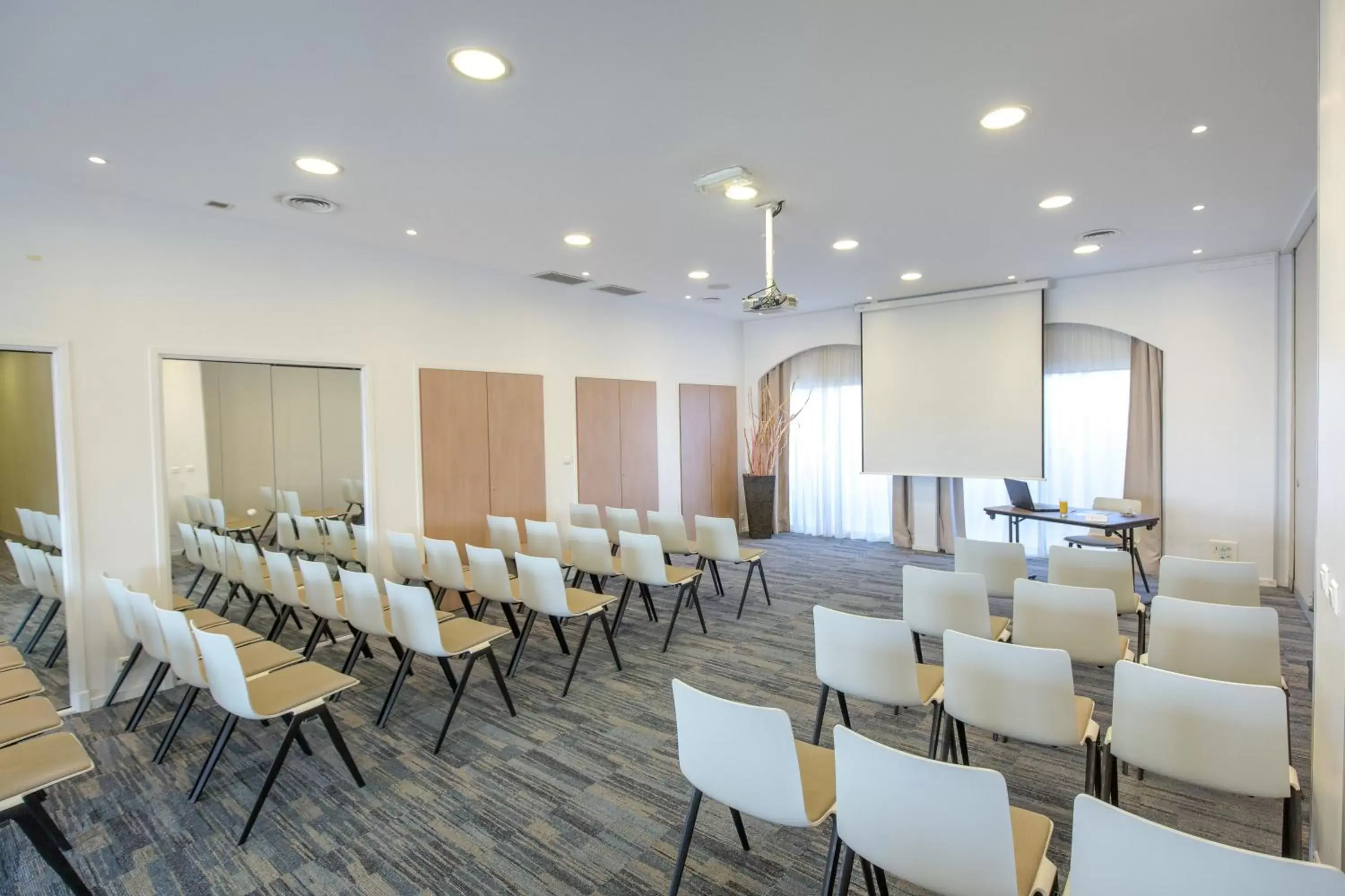 Meeting/conference room in Best Western Plus La Marina