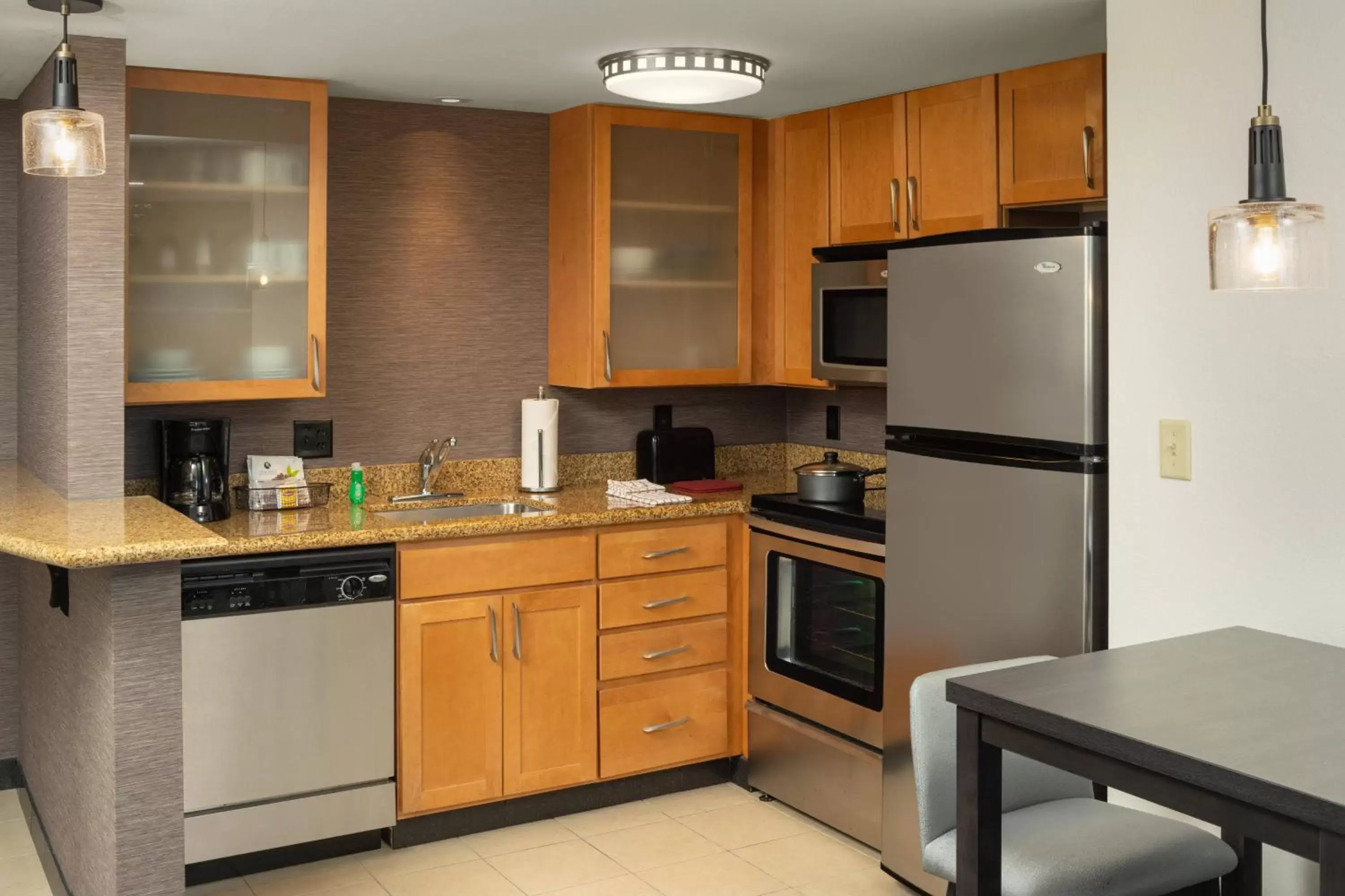 Kitchen or kitchenette, Kitchen/Kitchenette in Residence Inn by Marriott Miami Airport