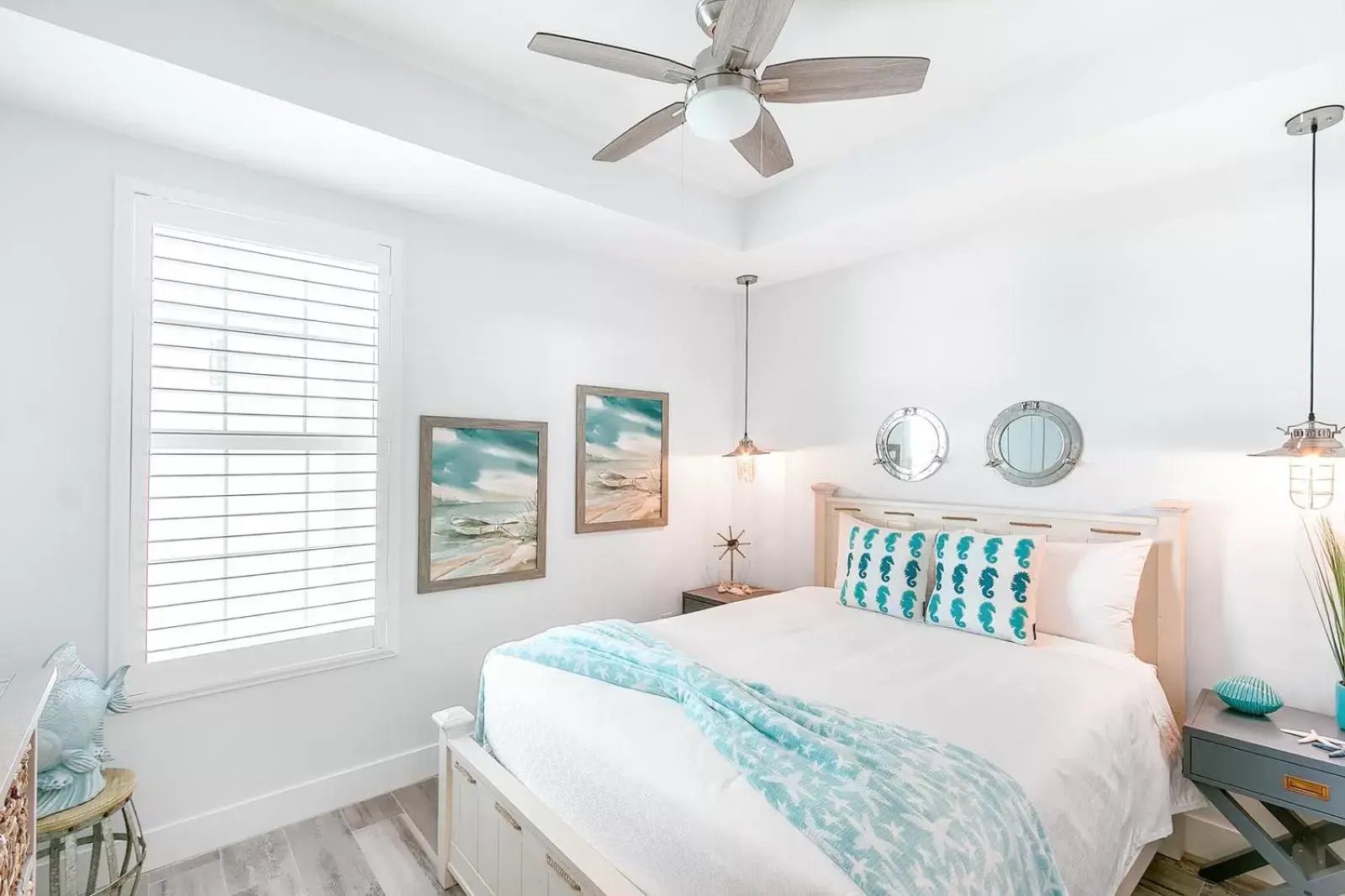 Bed in Cape Crossing Resort & Marina Bed in Cape Crossing Resort & Marina