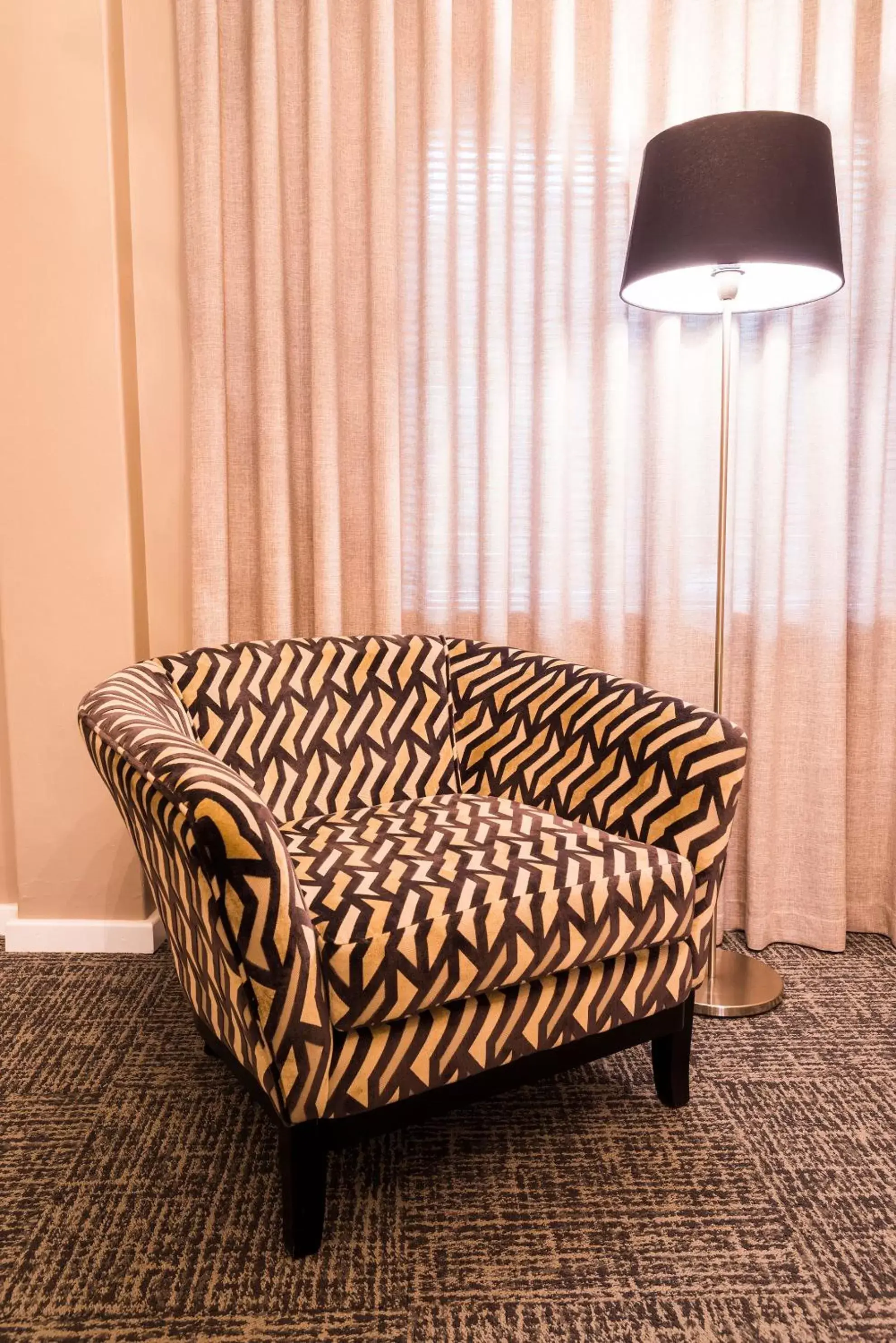 Communal lounge/ TV room, Seating Area in Simon's Town Quayside Hotel