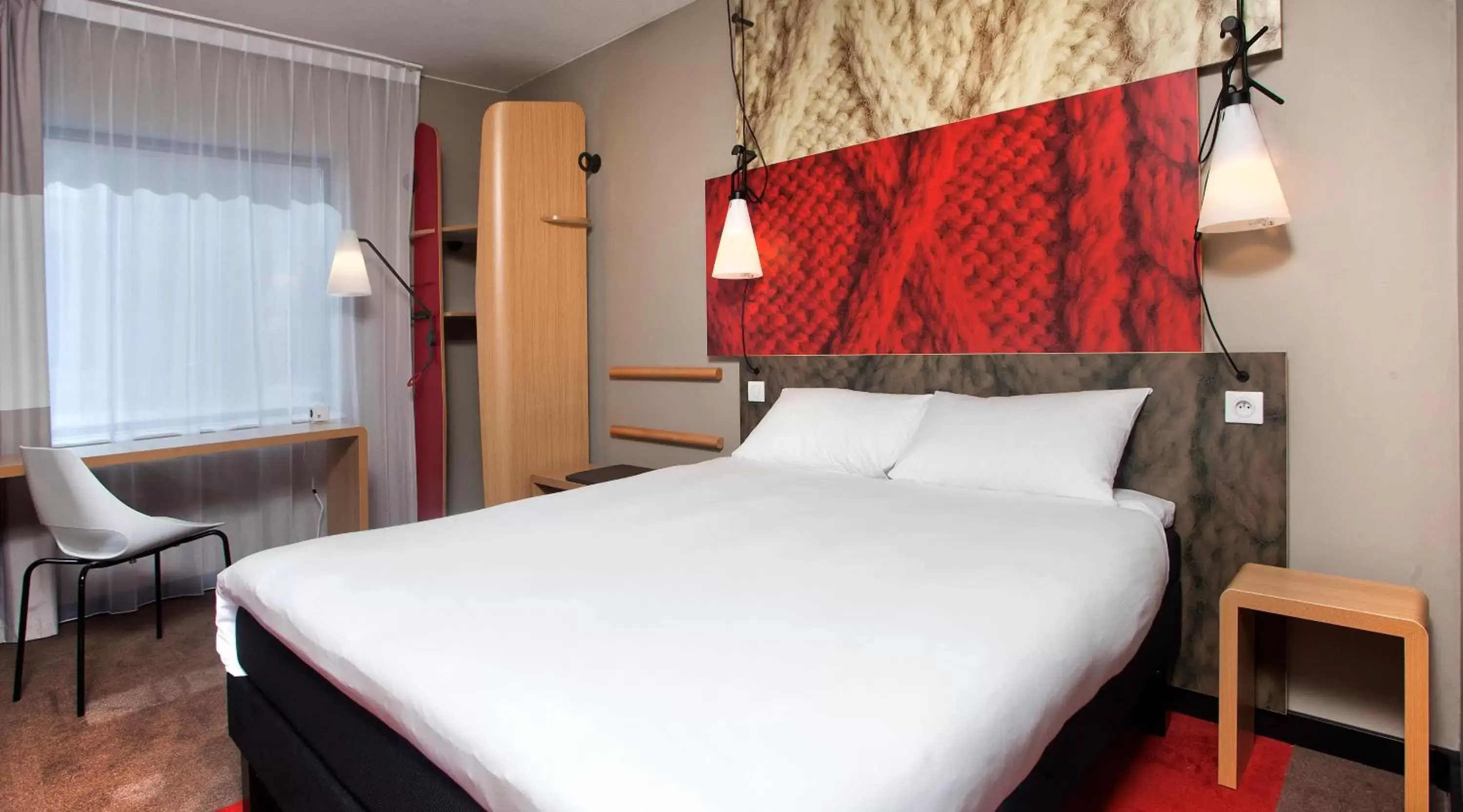 Photo of the whole room, Bed in Ibis Wroclaw Centrum