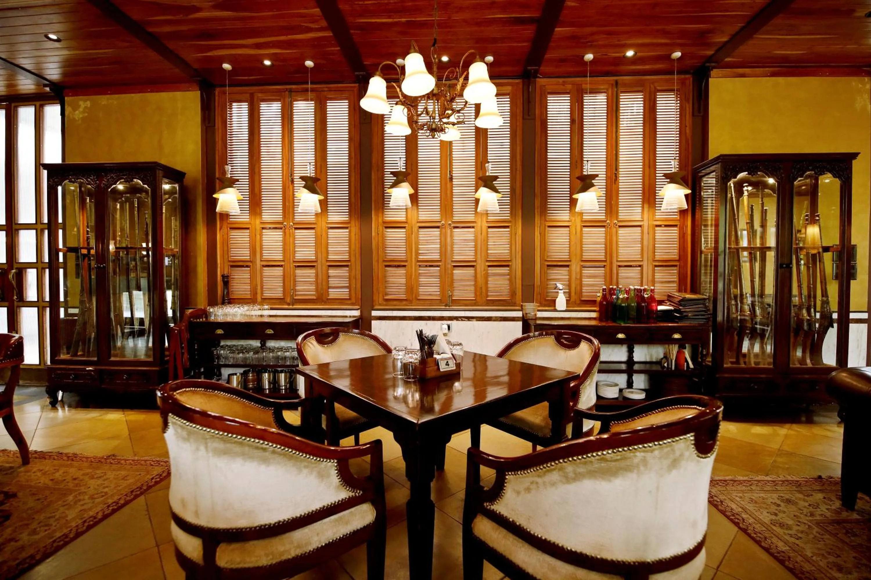 Restaurant/places to eat in Hotel Narain Niwas Palace