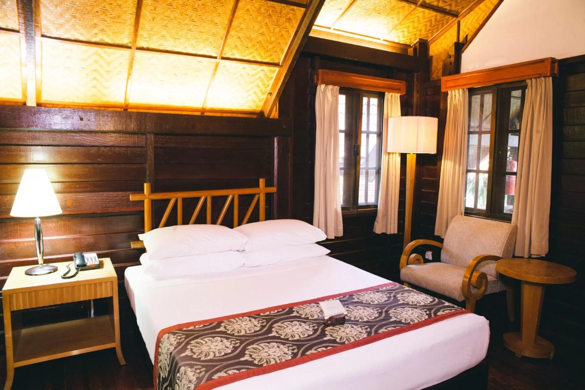 Photo of the whole room, Bed in Mutiara Taman Negara