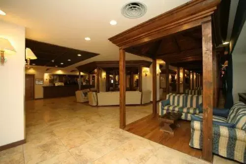 Lobby or reception, Restaurant/Places to Eat in Hotel Alaska Cortina