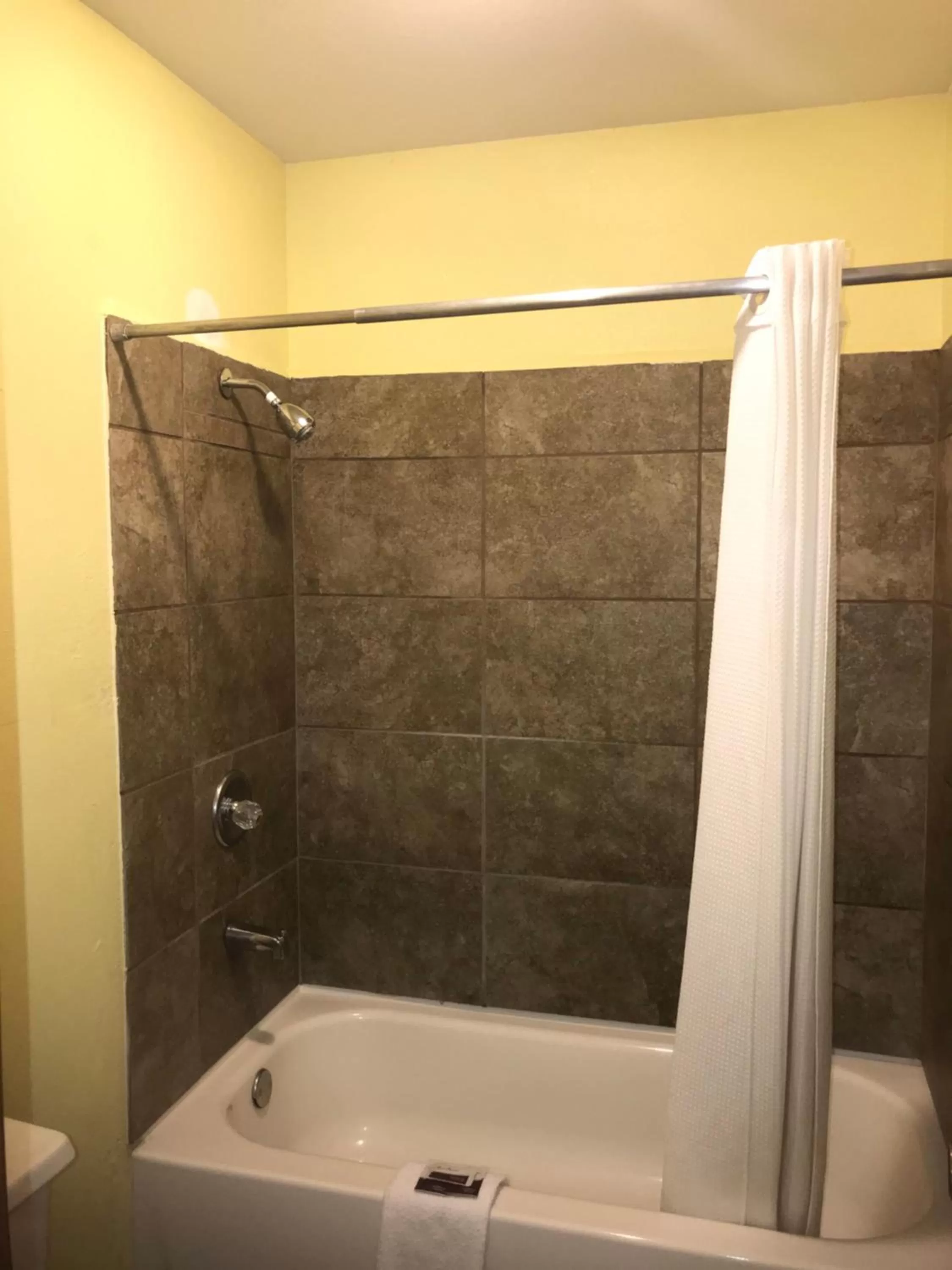 Shower in Linder Motor Lodge