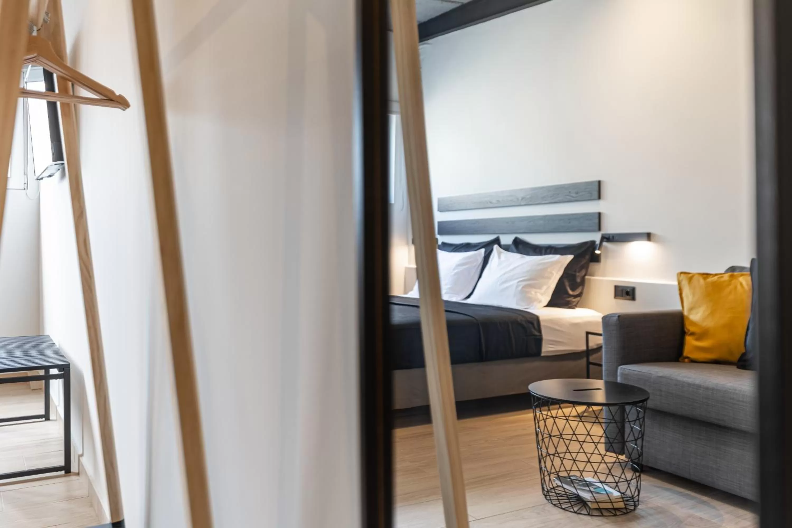 Bedroom, Bed in Ermoo Athens Modern Living