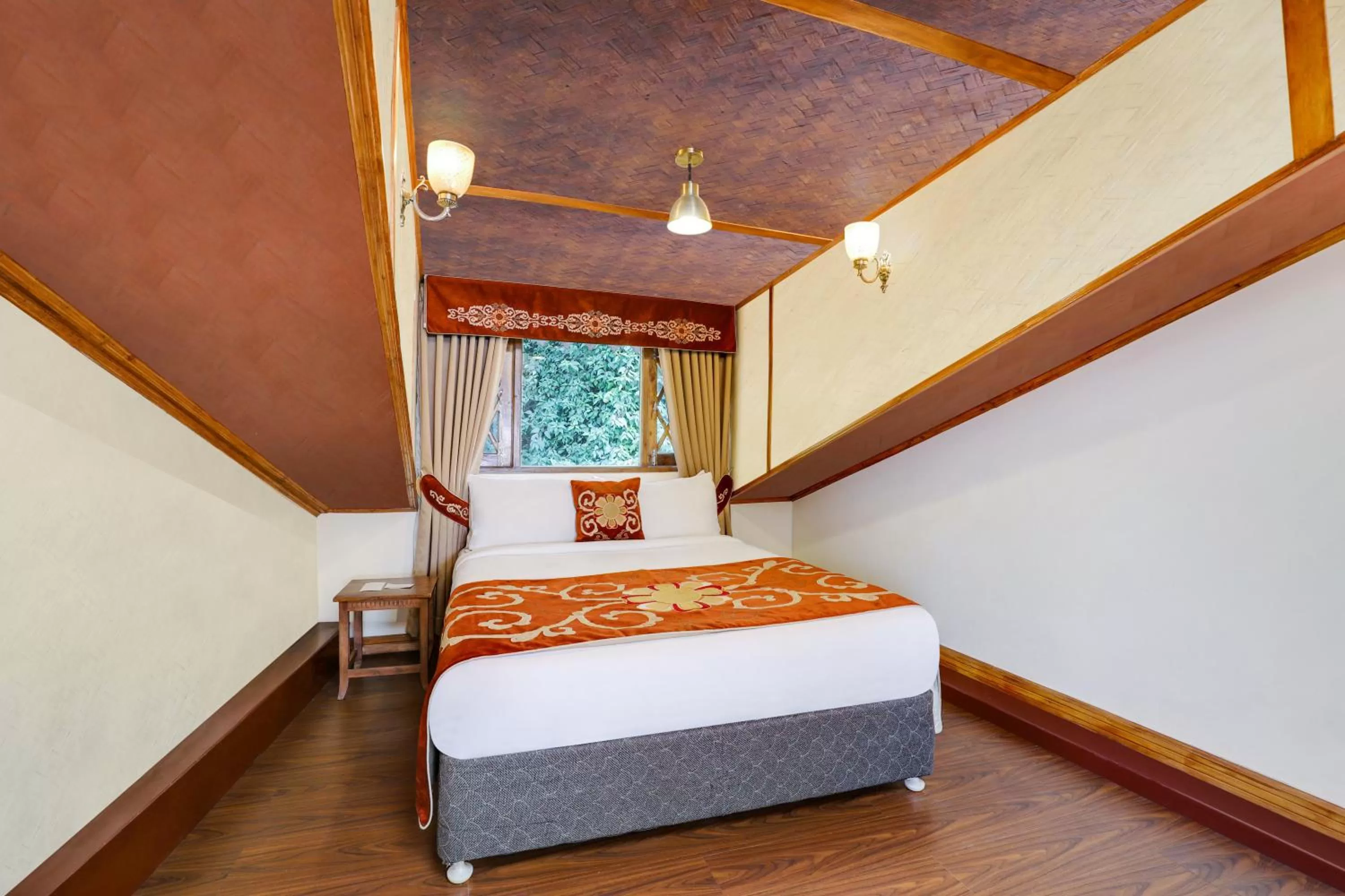 Bed in Summit Hermon Hotel & Spa