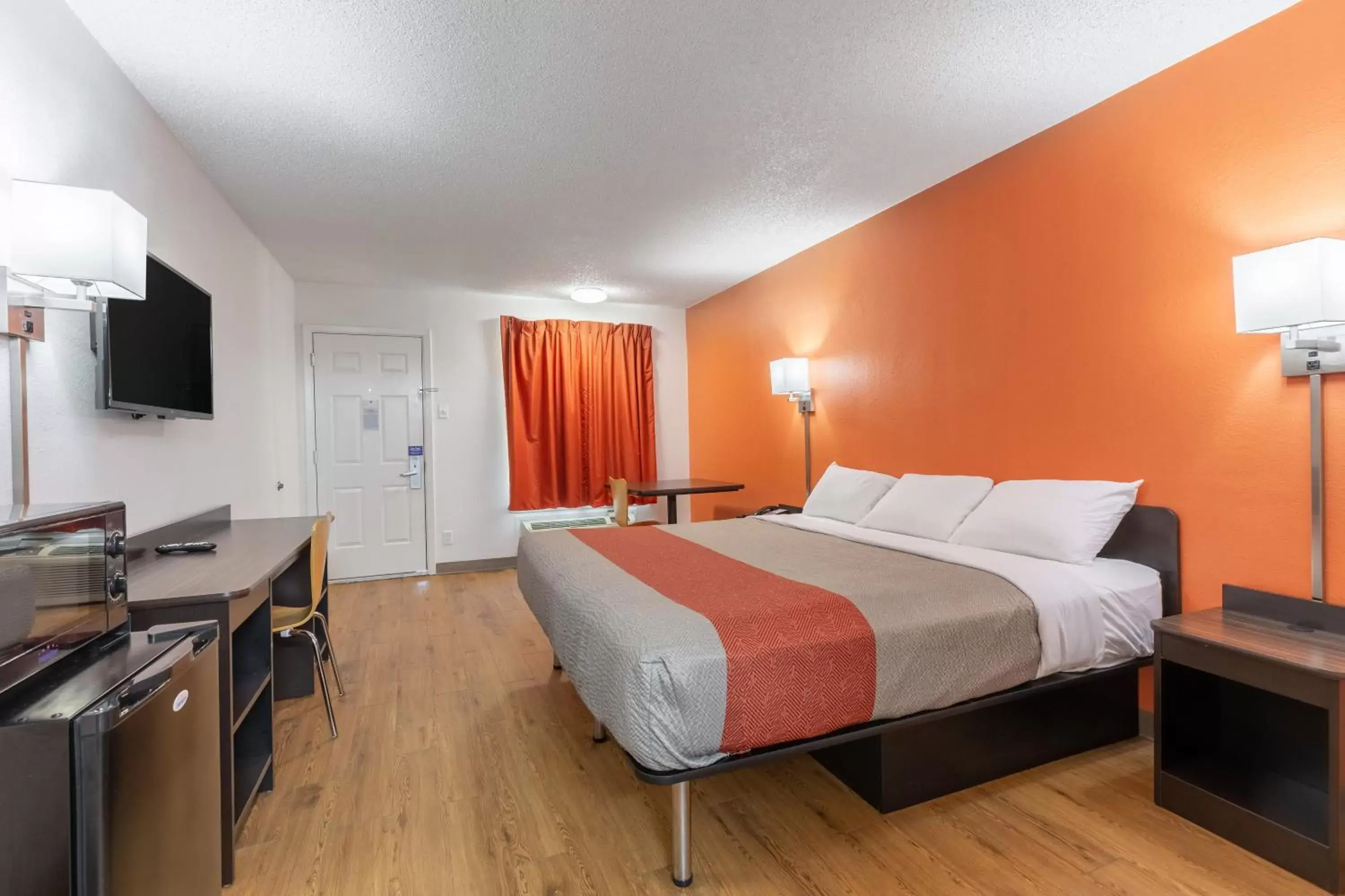 Bedroom in Motel 6-Bryan, TX - University Area