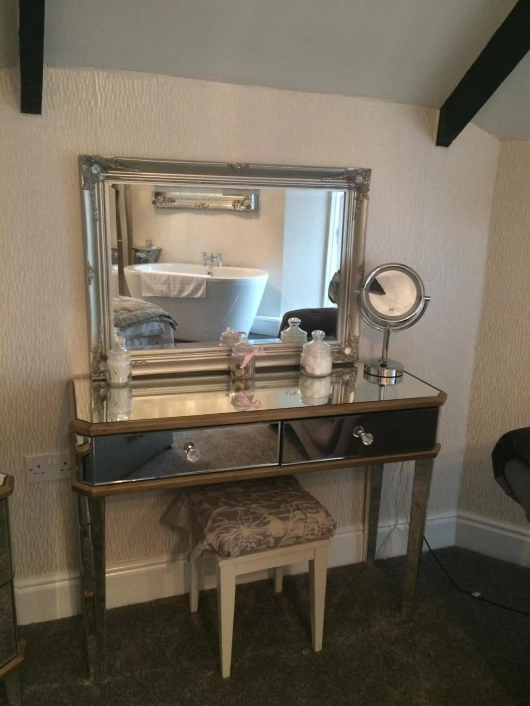 Decorative detail in The Whittington and Cat