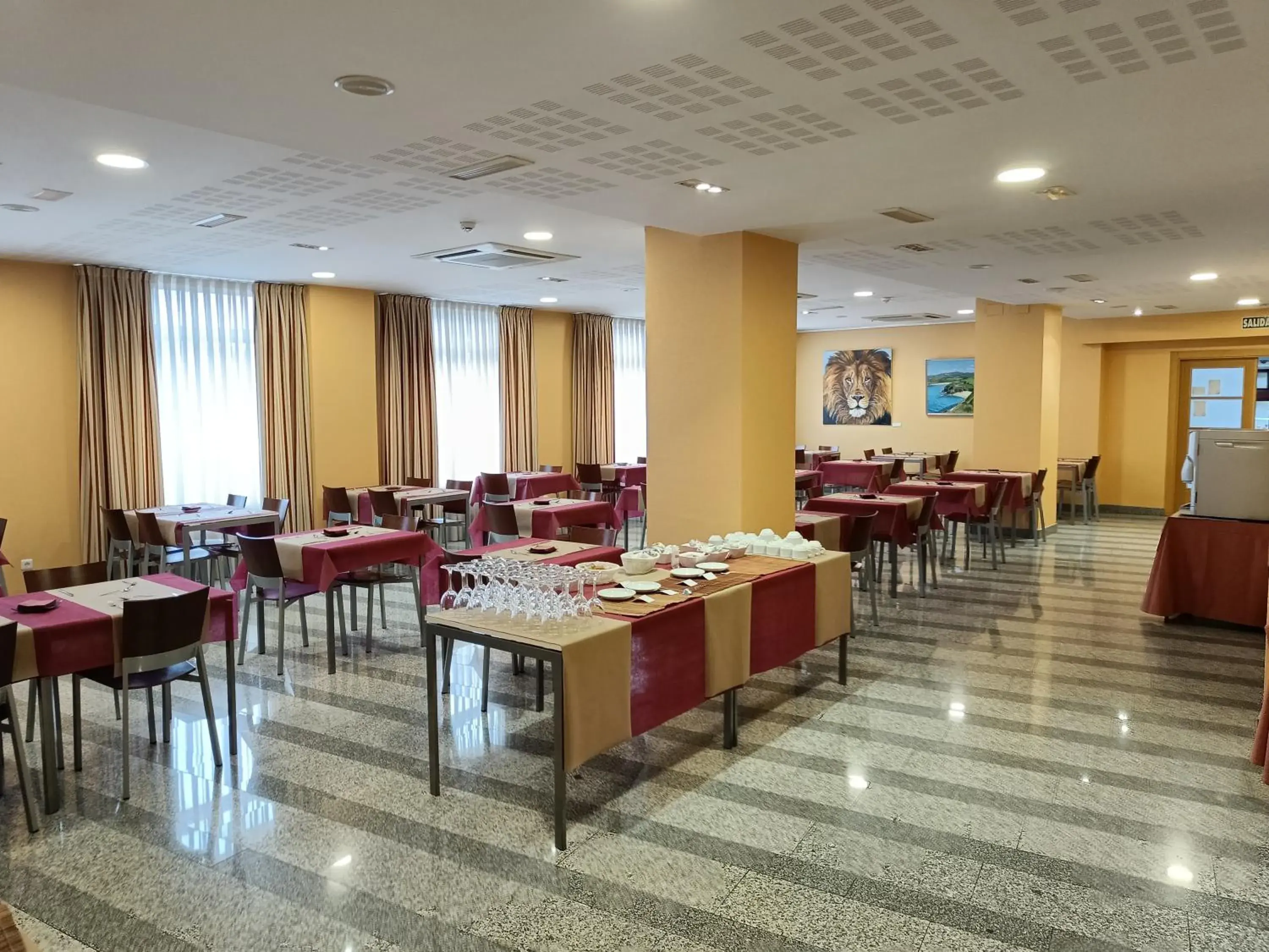 Restaurant/Places to Eat in Hotel Palacio Congresos