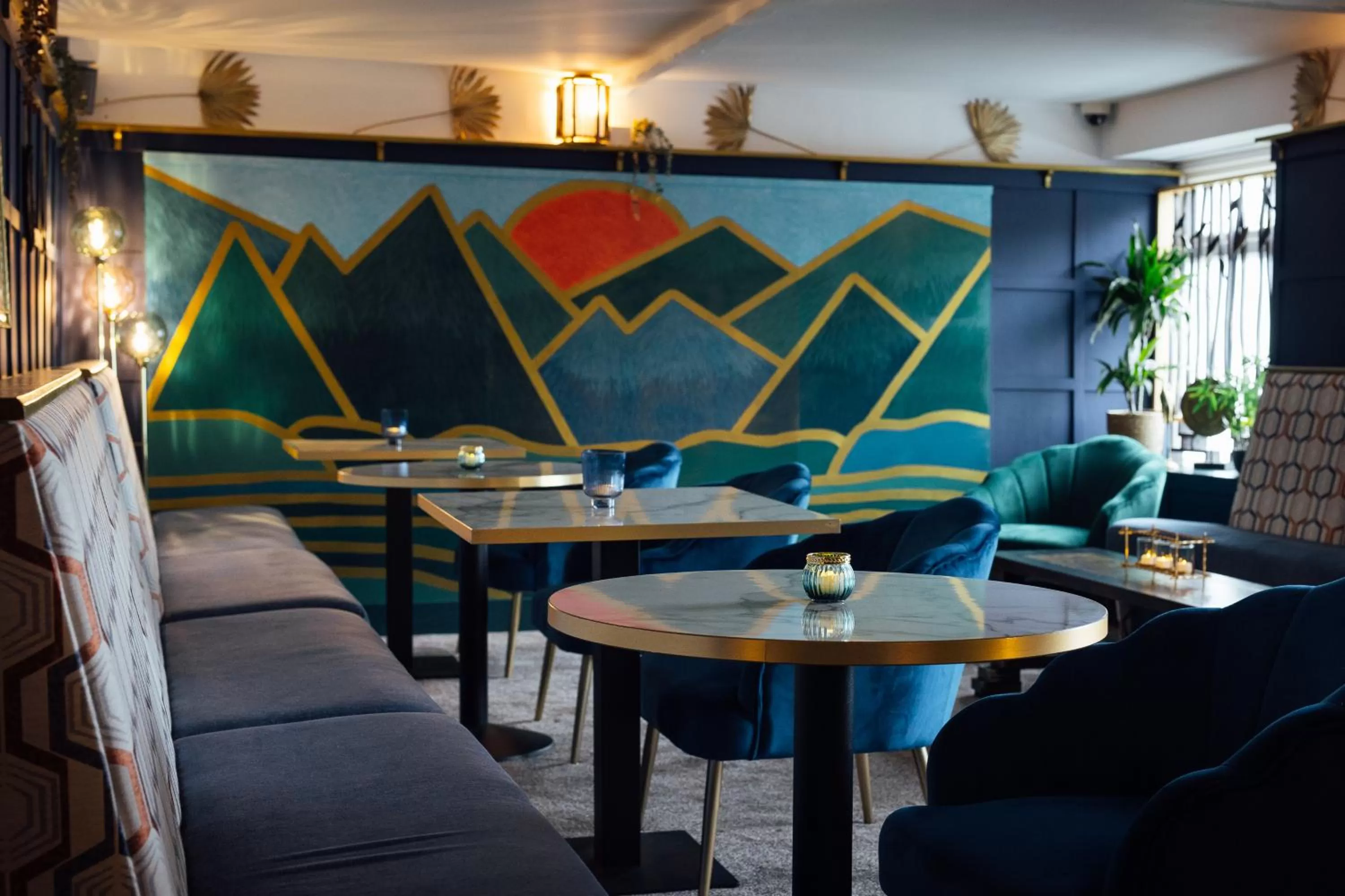 Lounge or bar in The Imperial Dragon Hotel