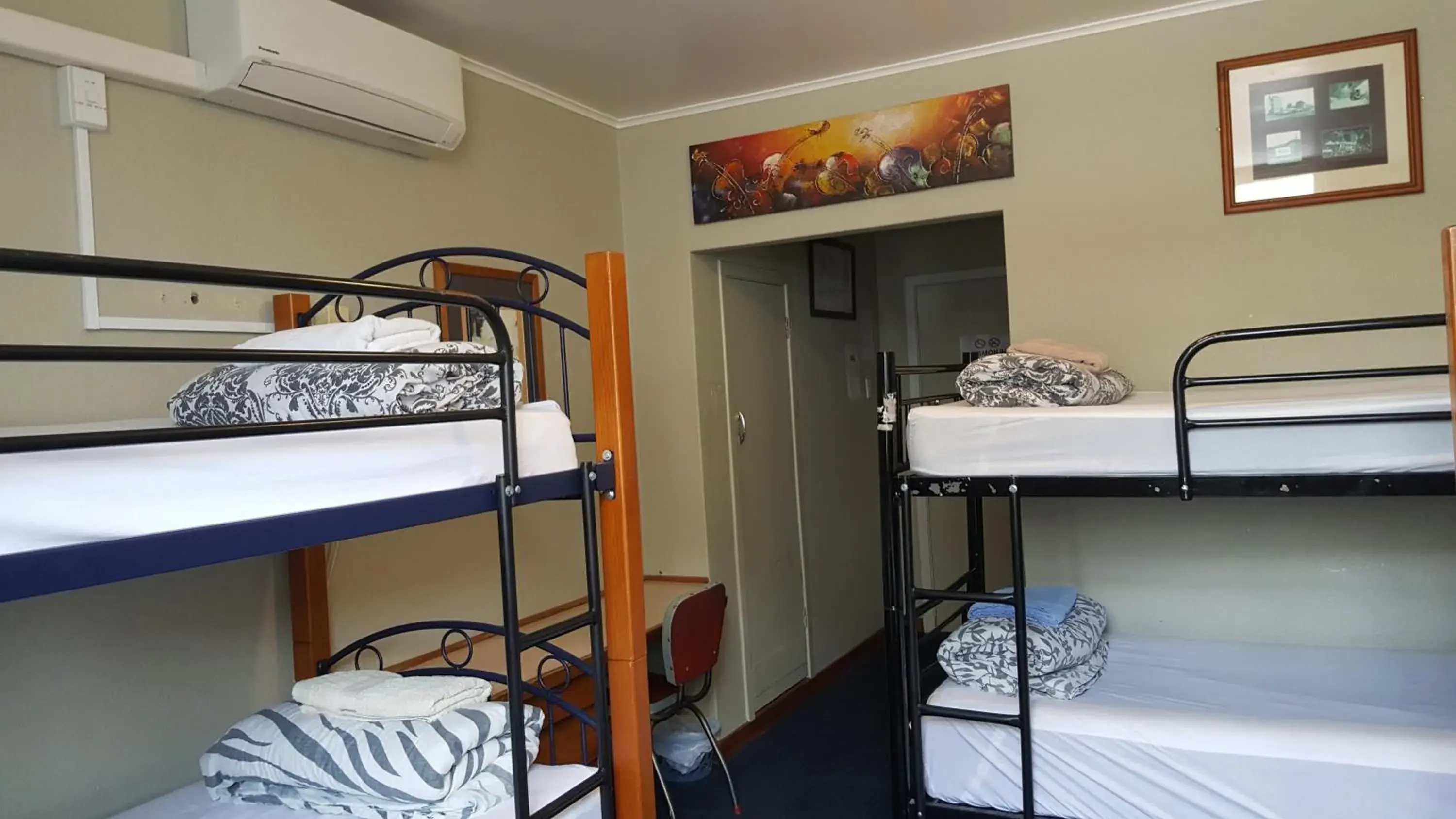 Bed in 6-Bed Mixed Dormitory Room in Ariki Backpackers