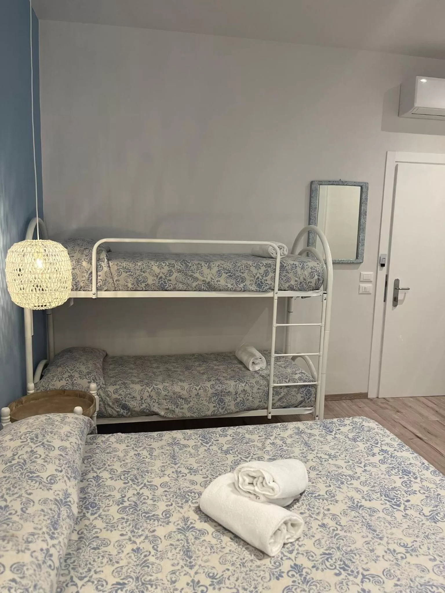 Bedroom, Bed in Hotel Nice