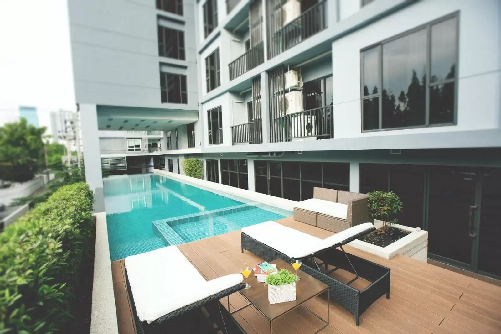 Swimming Pool in Park 19 Residence