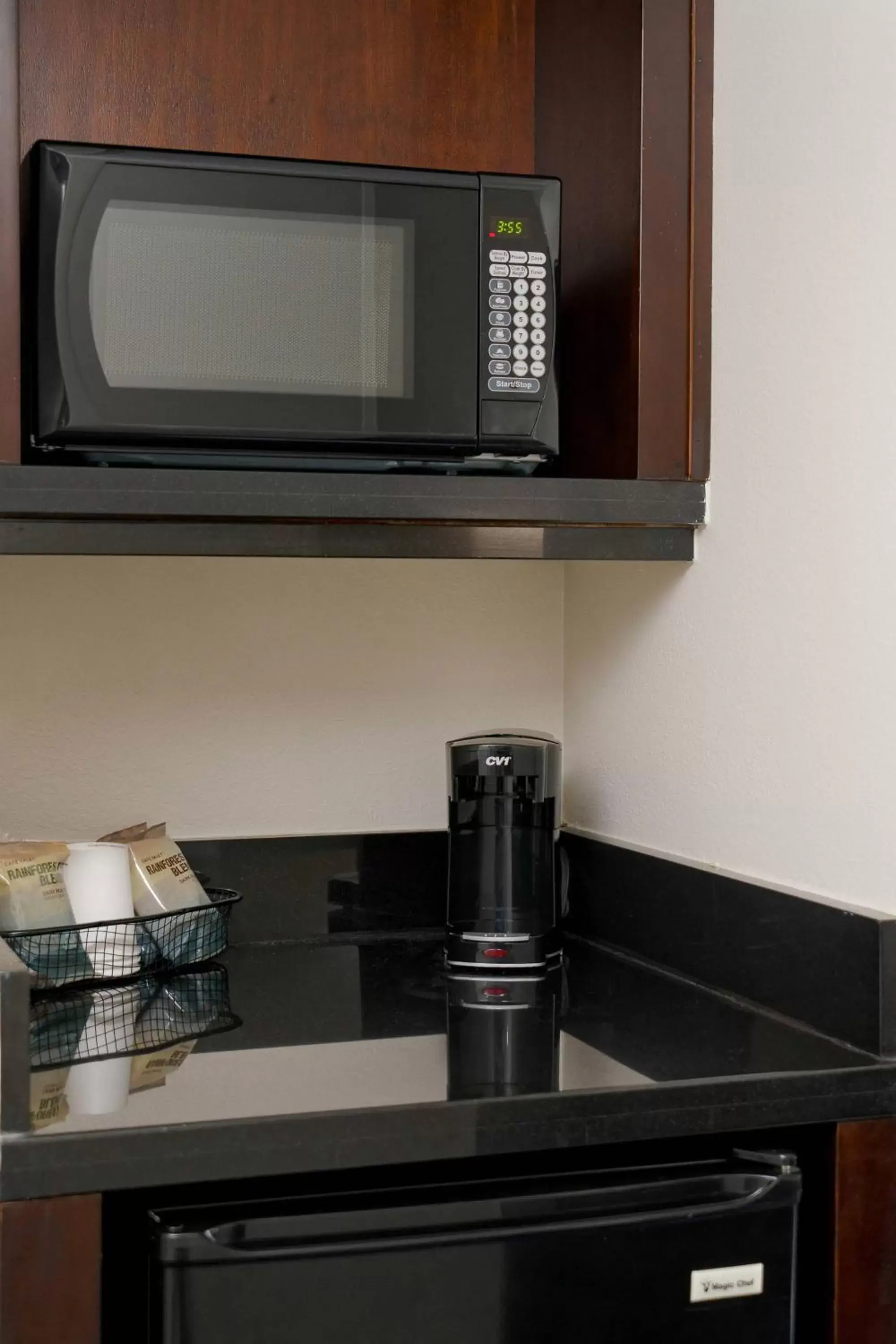 Photo of the whole room, Kitchen/Kitchenette in Fairfield Inn & Suites San Diego Old Town