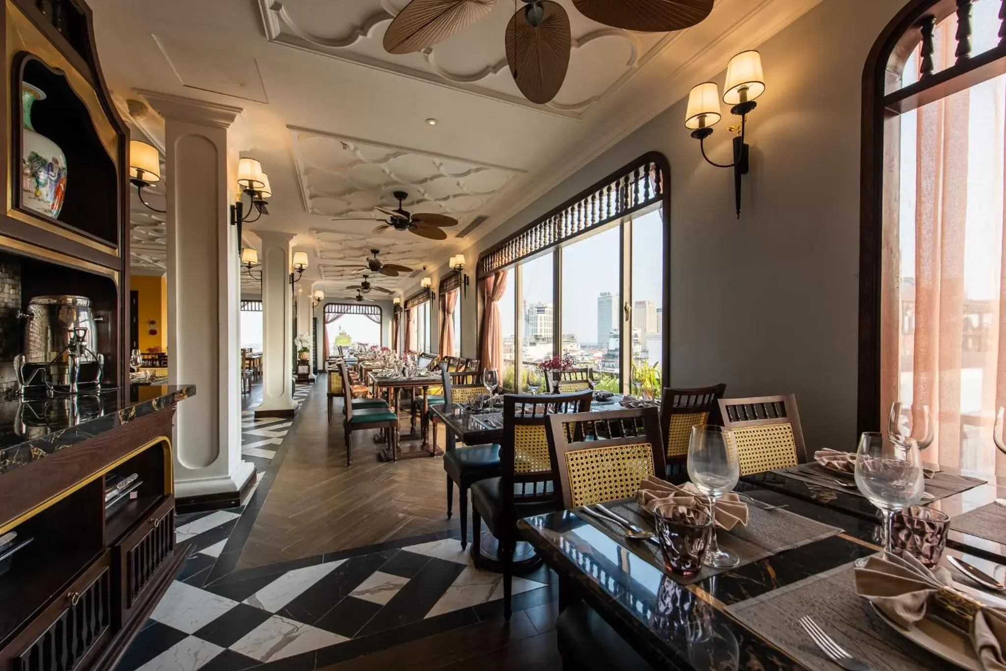 Restaurant/Places to Eat in Hanoi Tirant Hotel