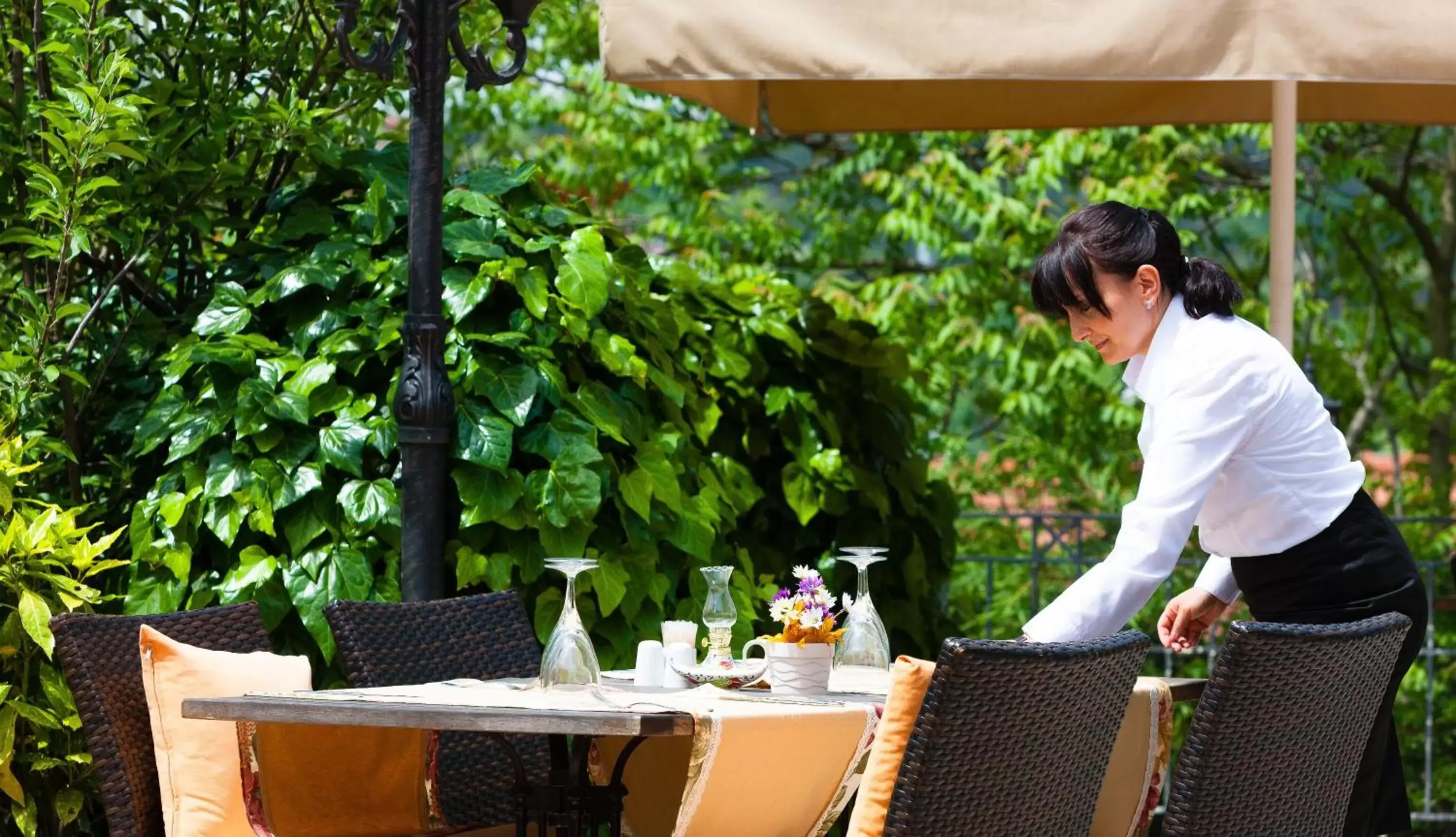 Garden, Restaurant/Places to Eat in İstanbul Bosphorus Hotel Symbola