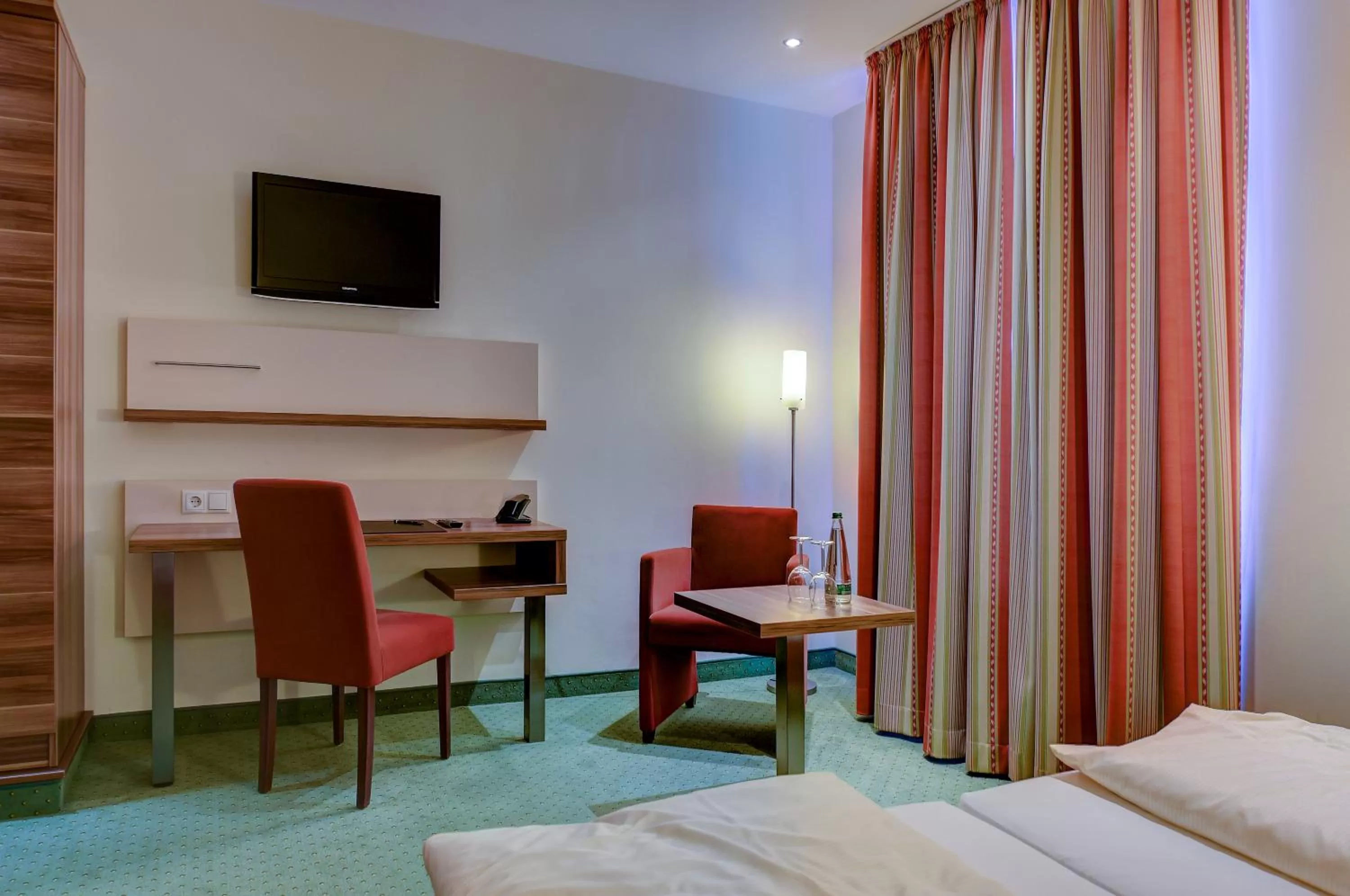 Seating area, Bed in Wertheimer Stuben