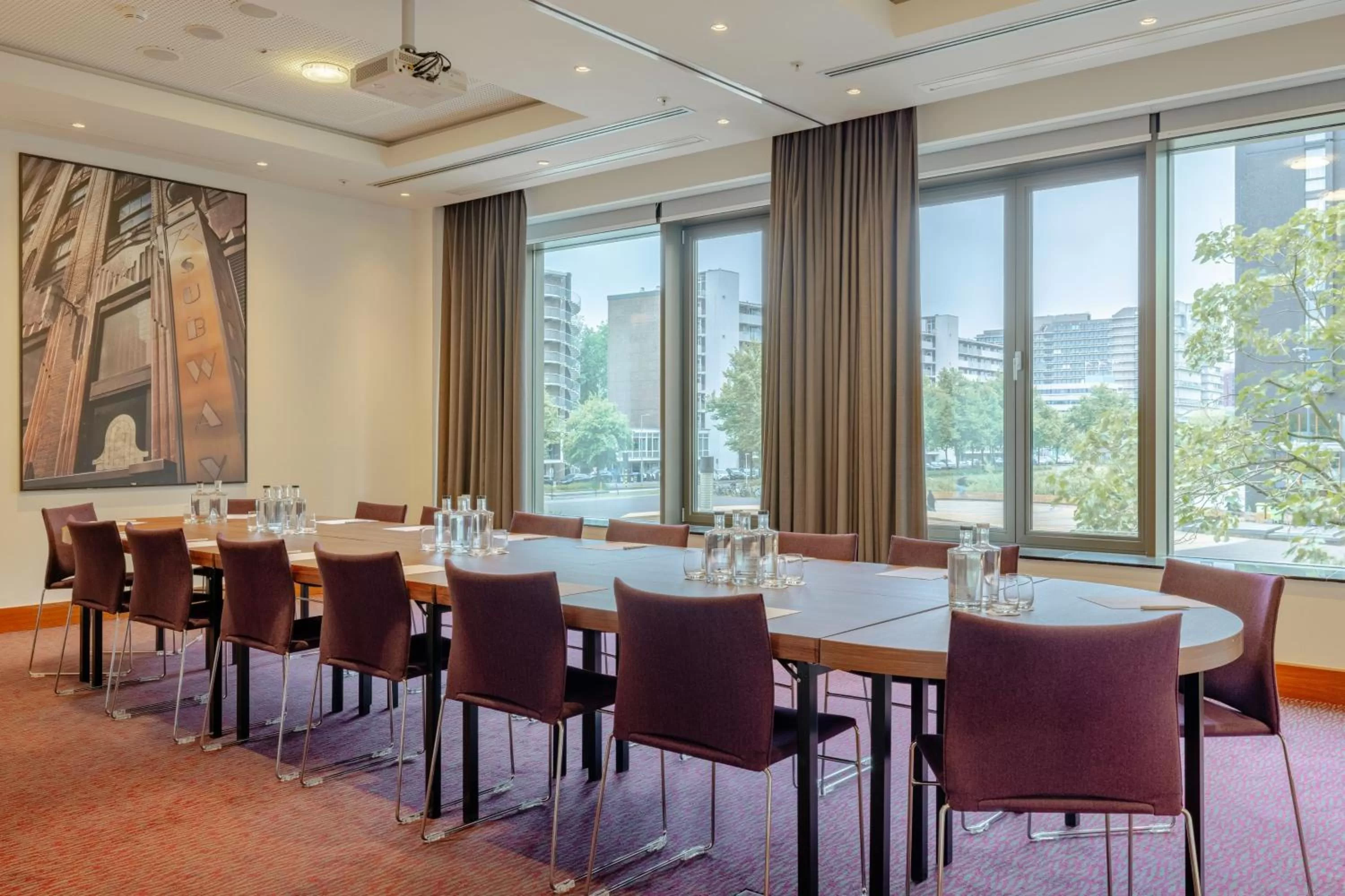 Meeting/conference room in Crowne Plaza Amsterdam - South by IHG