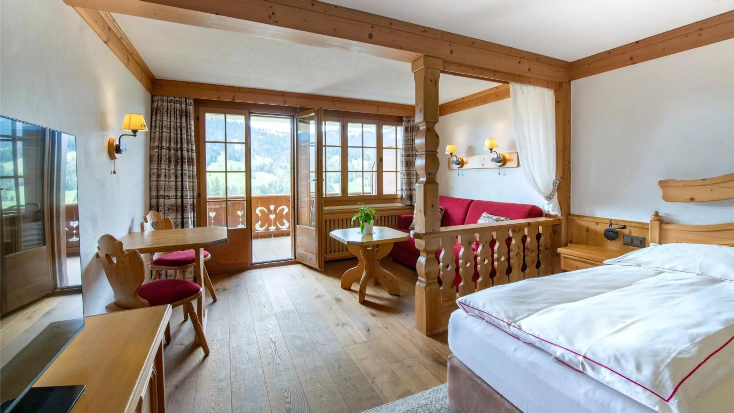 Photo of the whole room in Geniesserhotel Le Grand Chalet