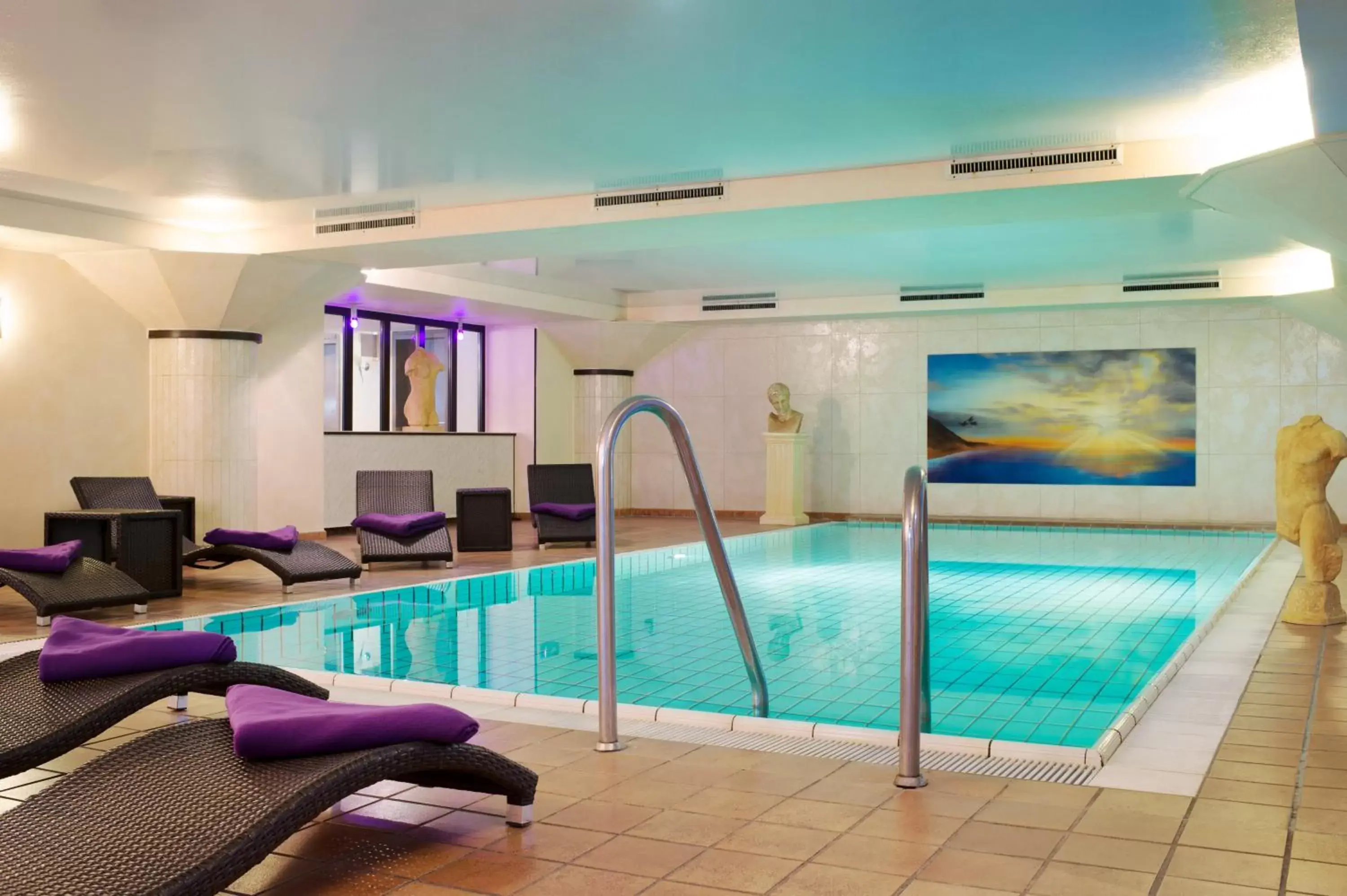 Spa and wellness centre/facilities, Swimming Pool in ACHAT Hotel Wetzlar