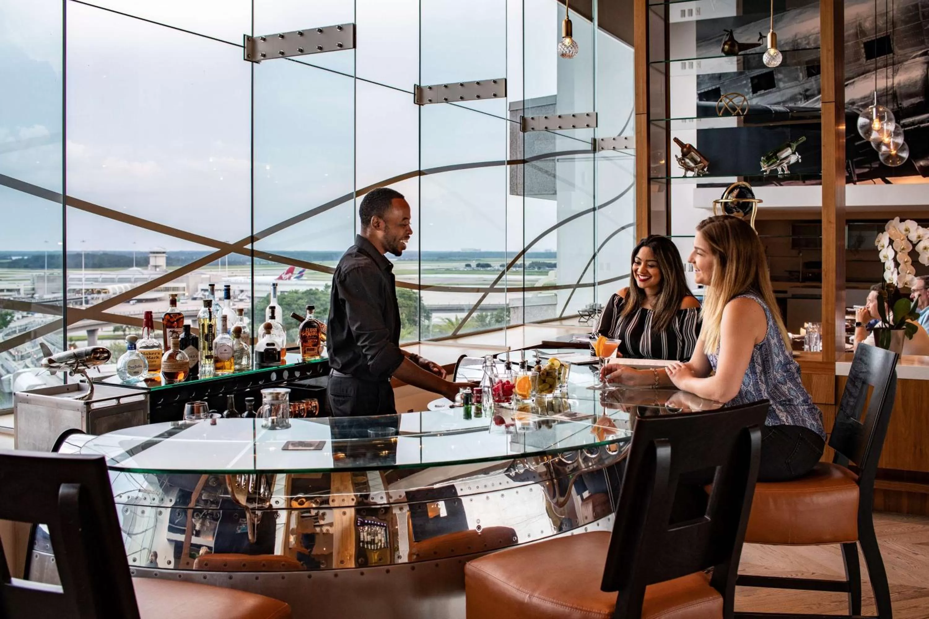 Lounge or bar in Hyatt Regency Orlando International Airport Hotel