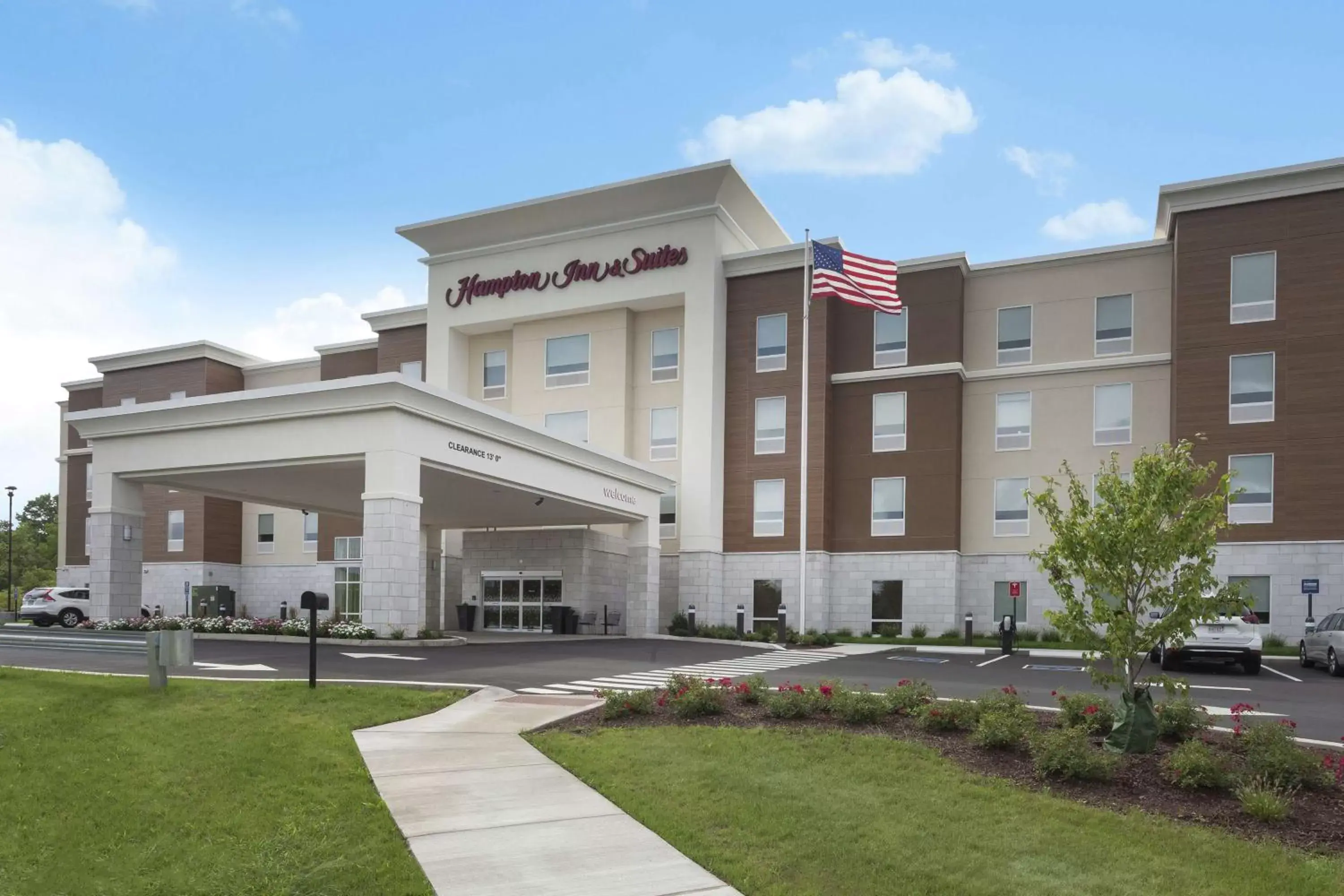 Property Building in Hampton Inn & Suites Rocky Hill - Hartford South