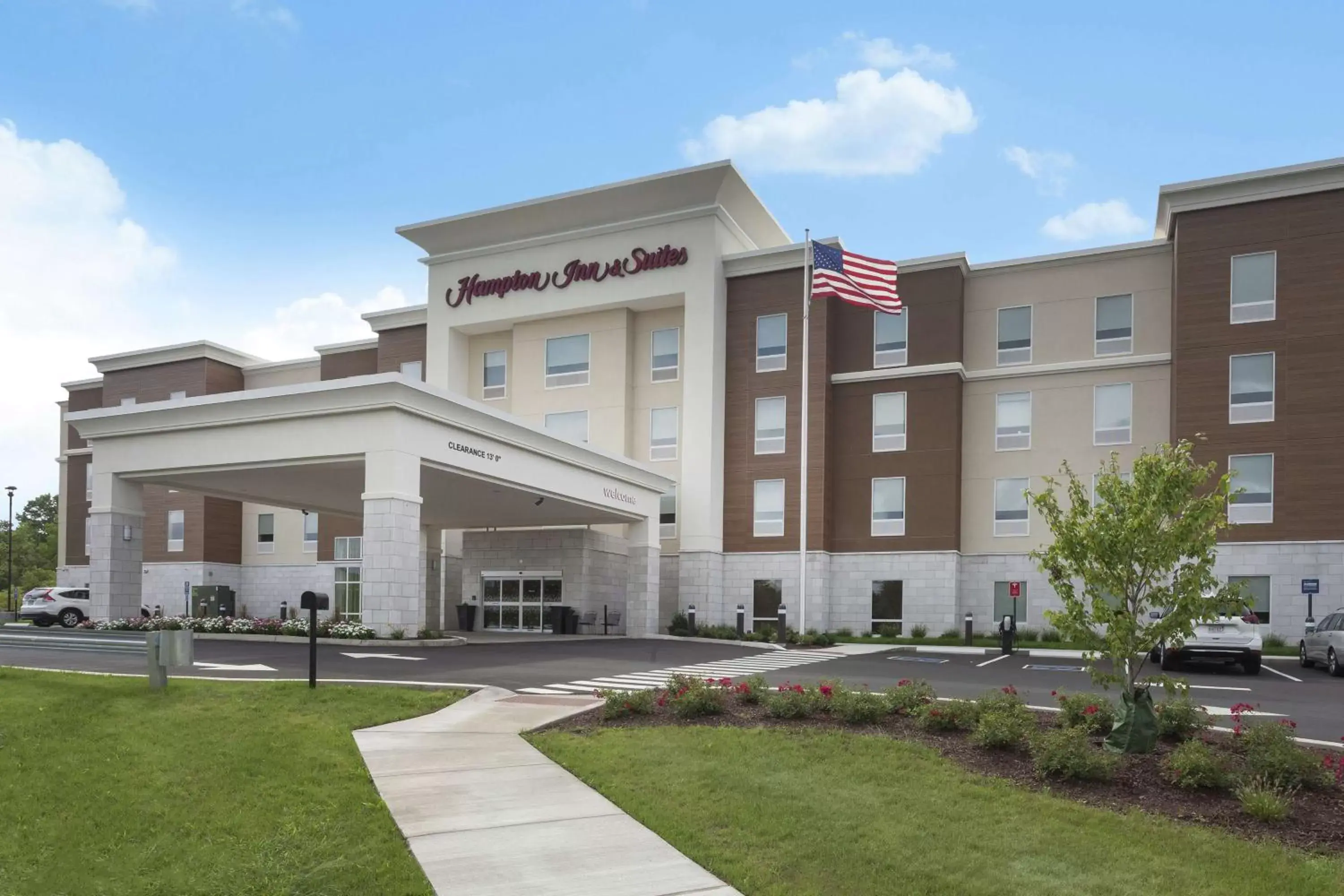 Property building in Hampton Inn & Suites Rocky Hill - Hartford South Property building in Hampton Inn & Suites Rocky Hill - Hartford South