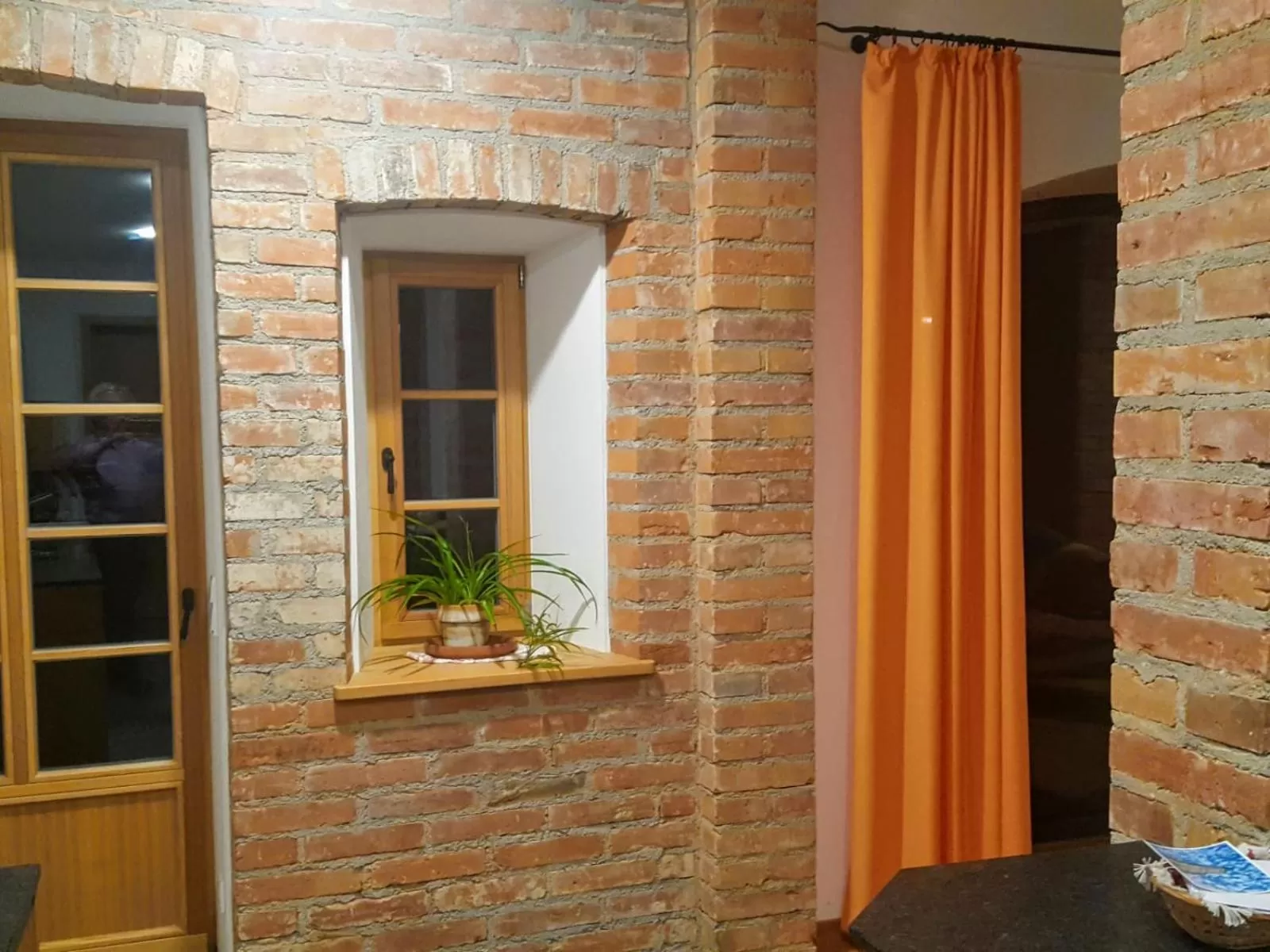 Decorative detail in Sunhill Appartments, klimatisiert