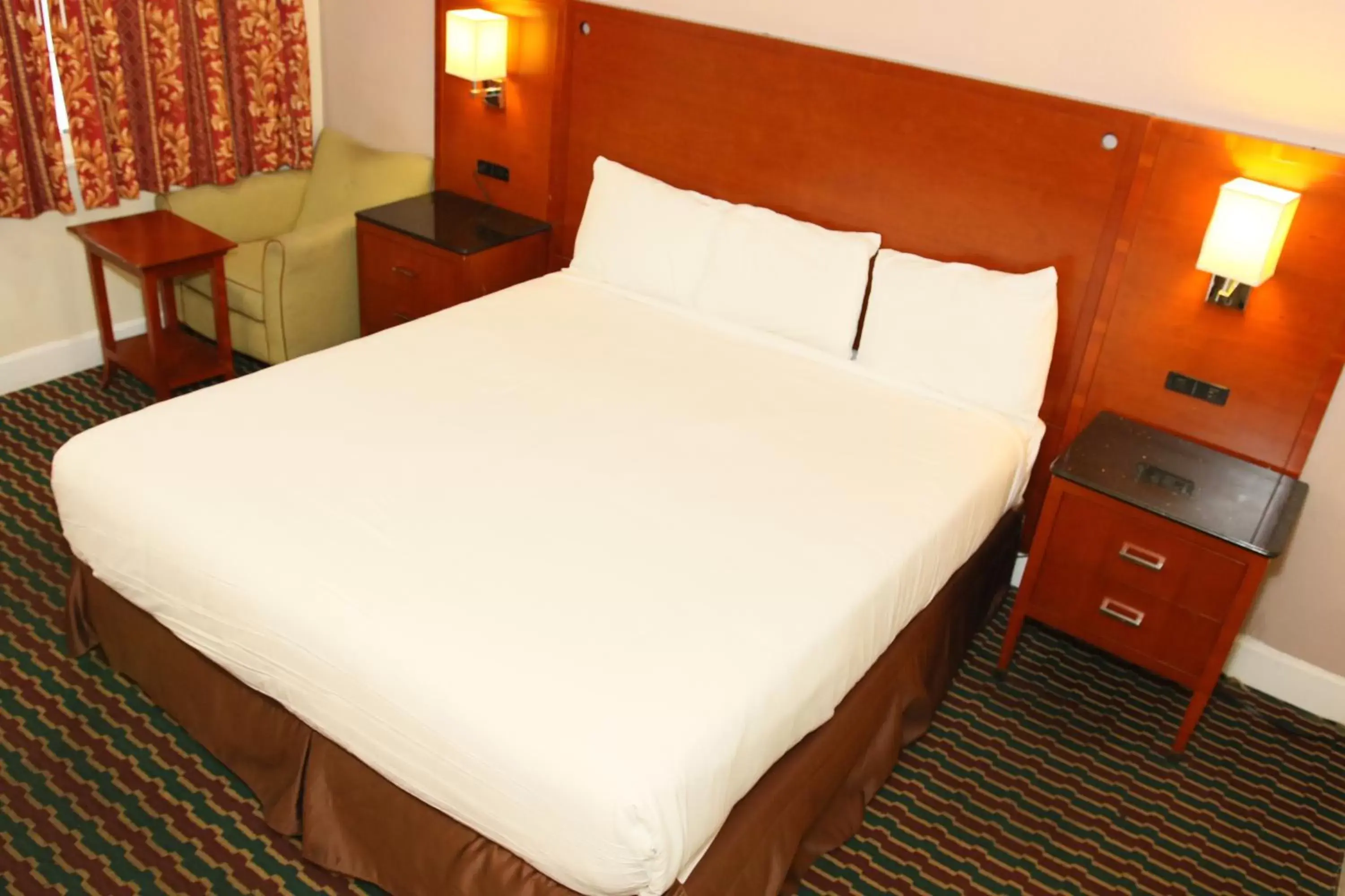 Bed in Town and Country Inn