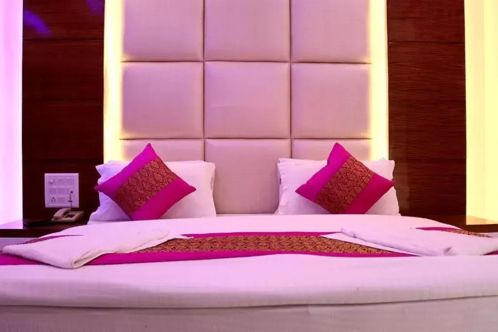 Deluxe Double Room - single occupancy in Hindustan by Backpackers Heaven Near New Delhi Railway Station Deluxe Double Room - single occupancy in Hindustan by Backpackers Heaven Near New Delhi Railway Station