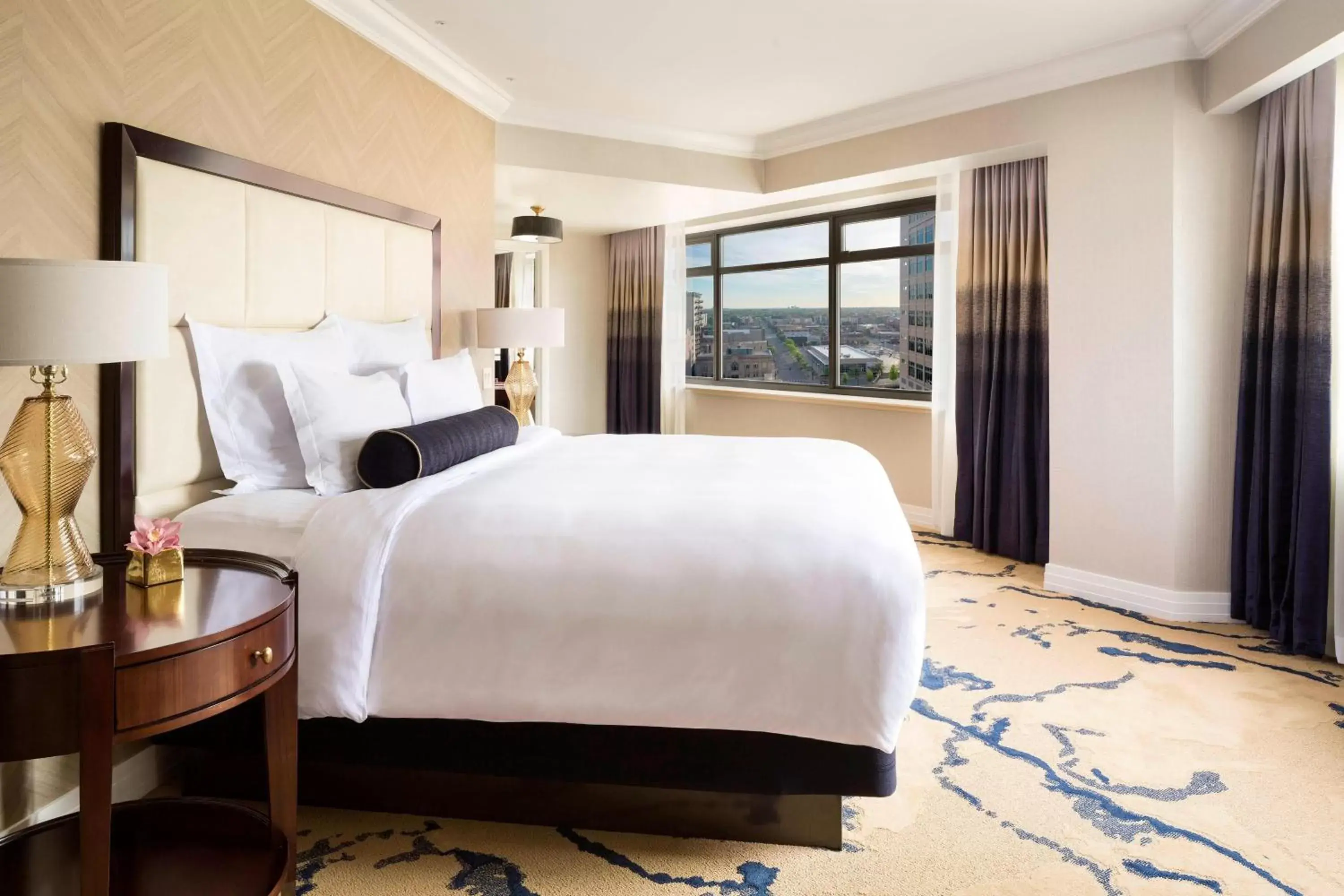 Bedroom, Bed in The Ritz-Carlton, Denver