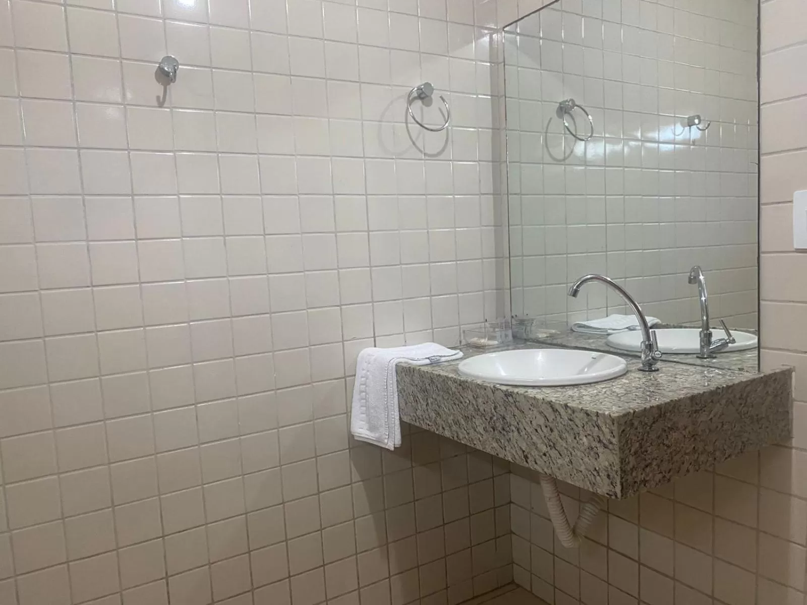 Bathroom in Arena Carneiros Hotel by AFT