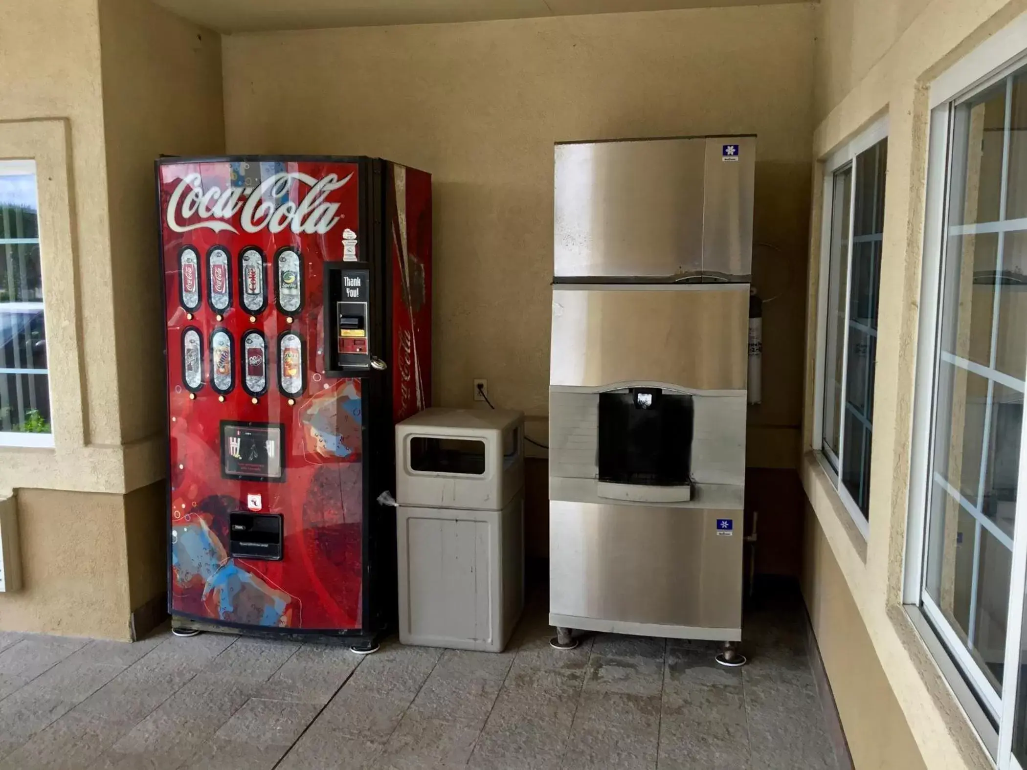 Food and drinks, Kitchen/Kitchenette in Days Inn by Wyndham Robstown