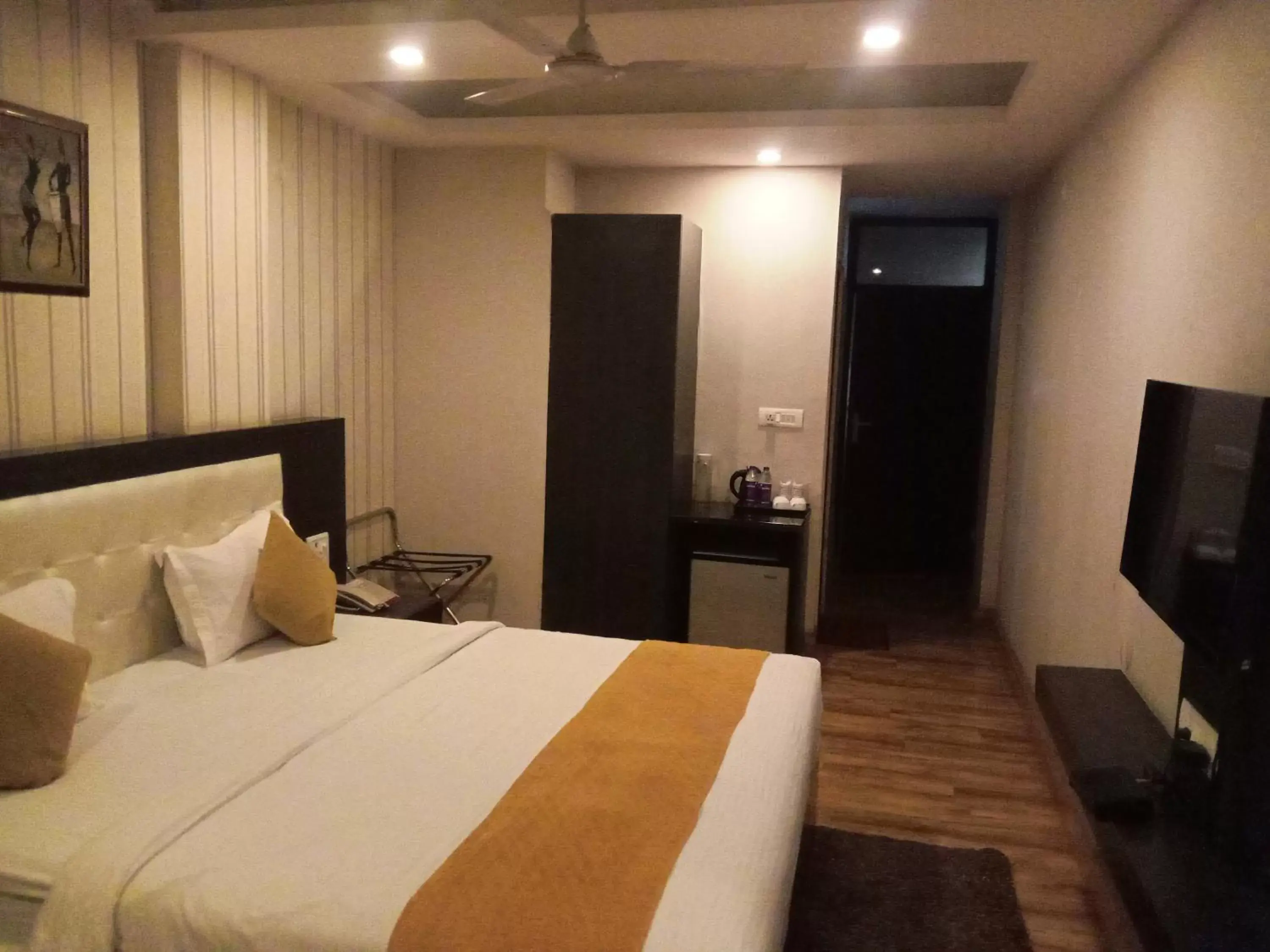 Bed in Paradise Ganga - A River Side Hotel Bed in Paradise Ganga - A River Side Hotel