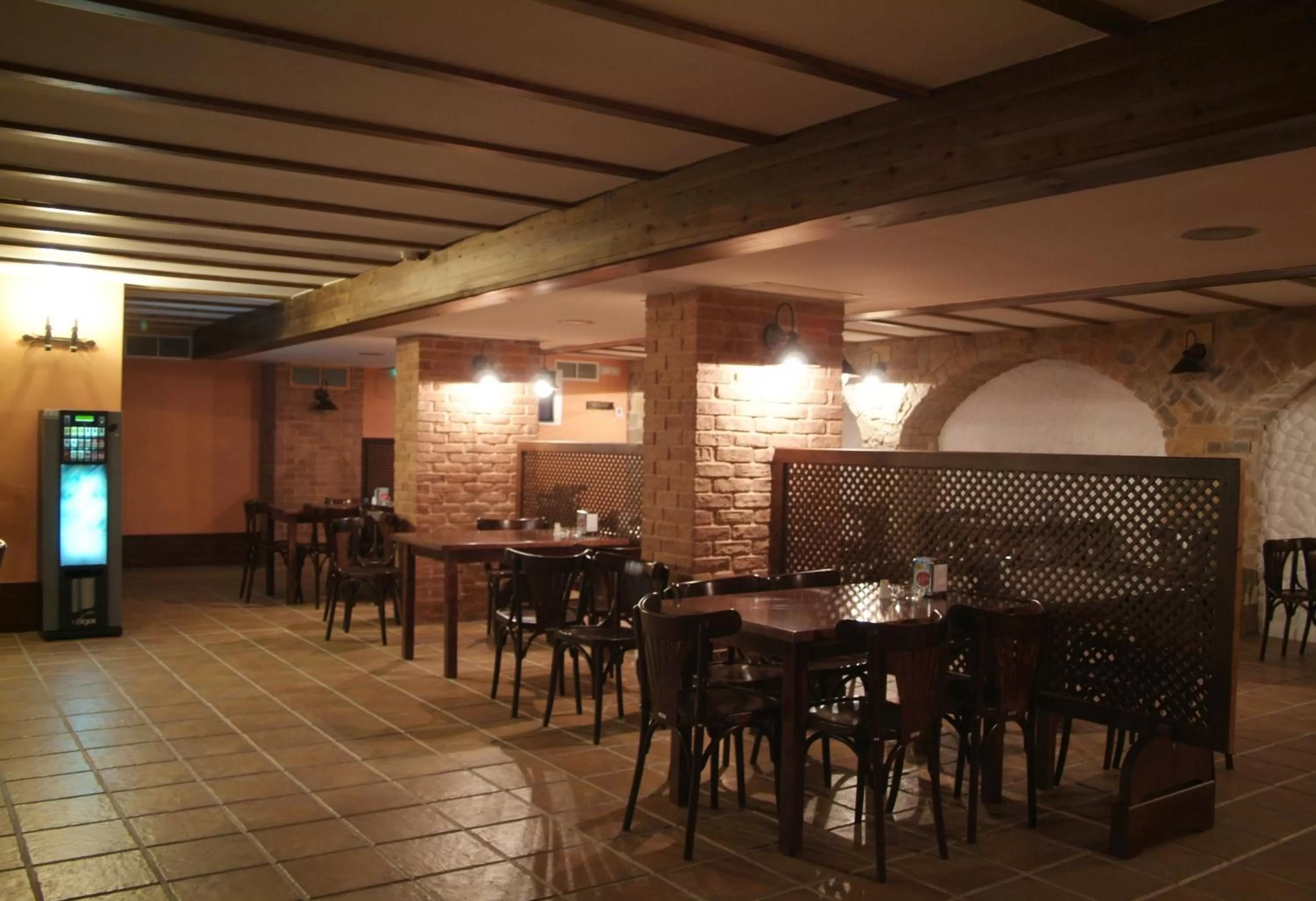 Restaurant/places to eat in Hotel Cervantes