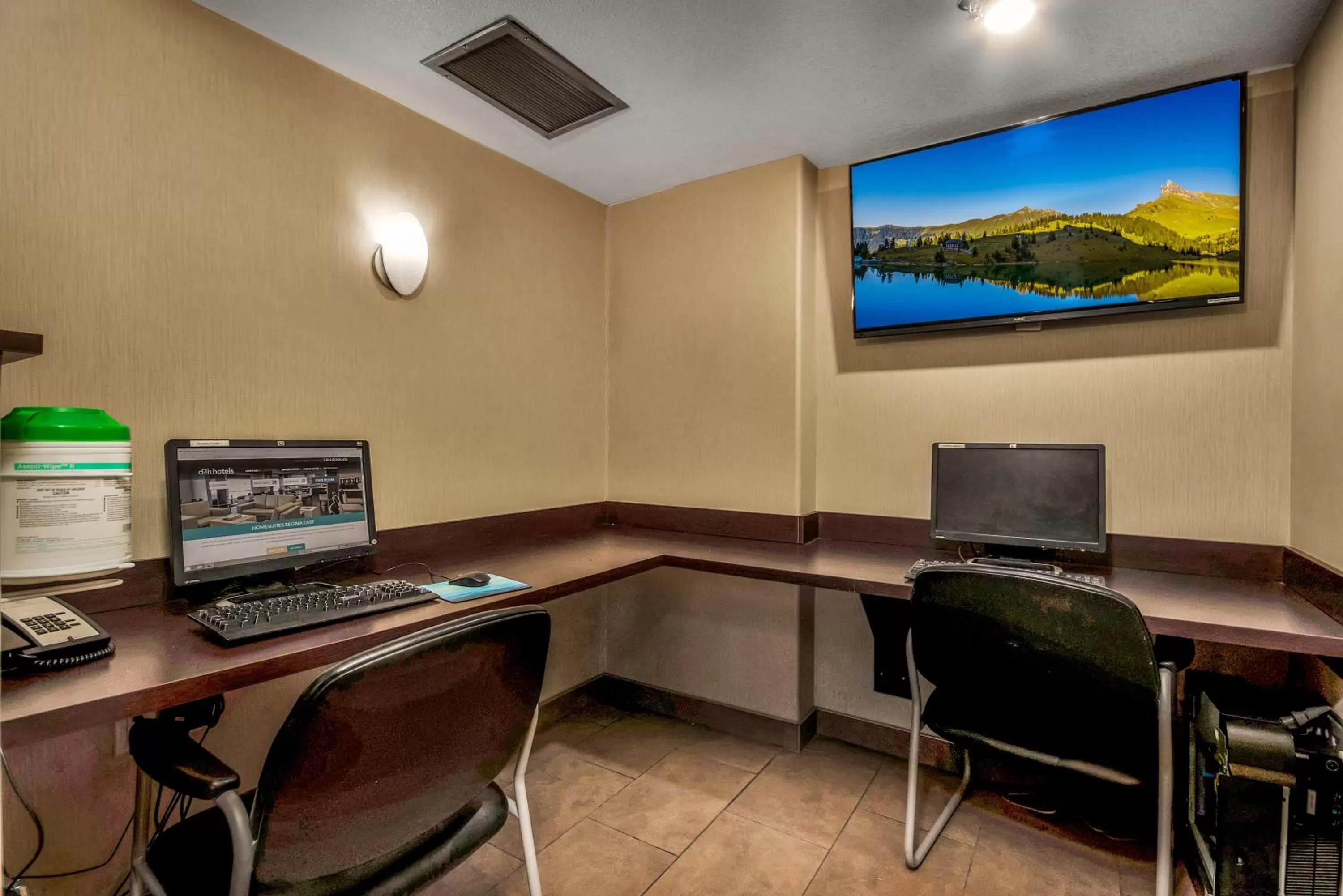 Business facilities in Home Inn & Suites Regina East