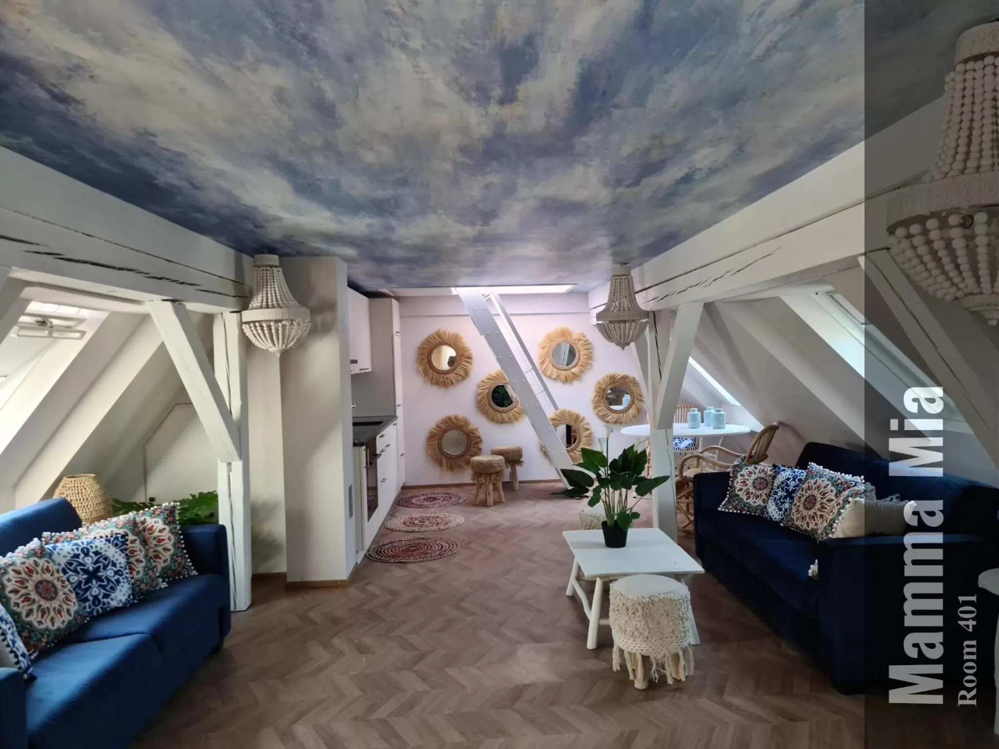 Communal lounge/ TV room in The Henry Self Check-In Guesthouse