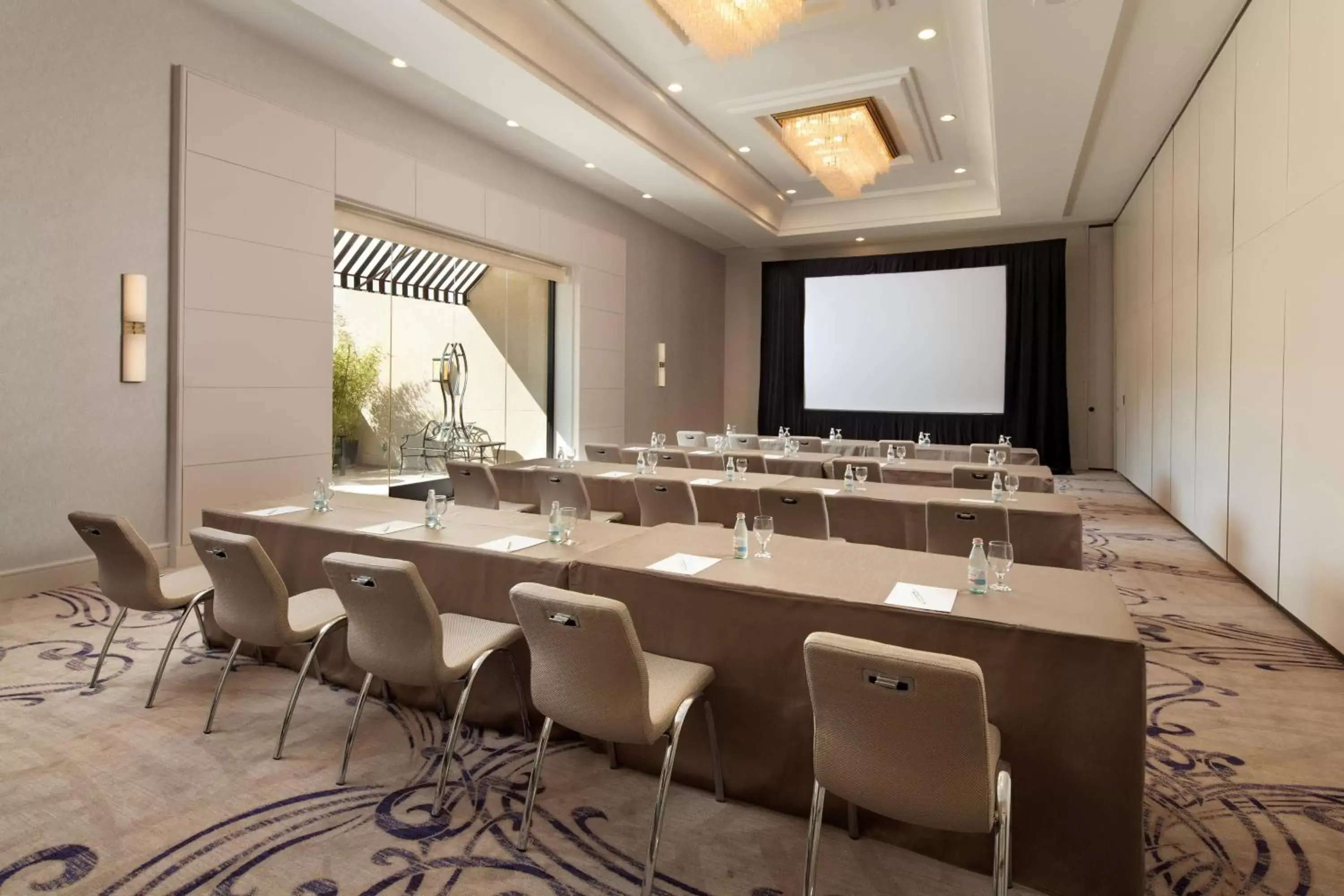 Meeting/conference room in Avenue of the Arts Costa Mesa, a Tribute Portfolio Hotel