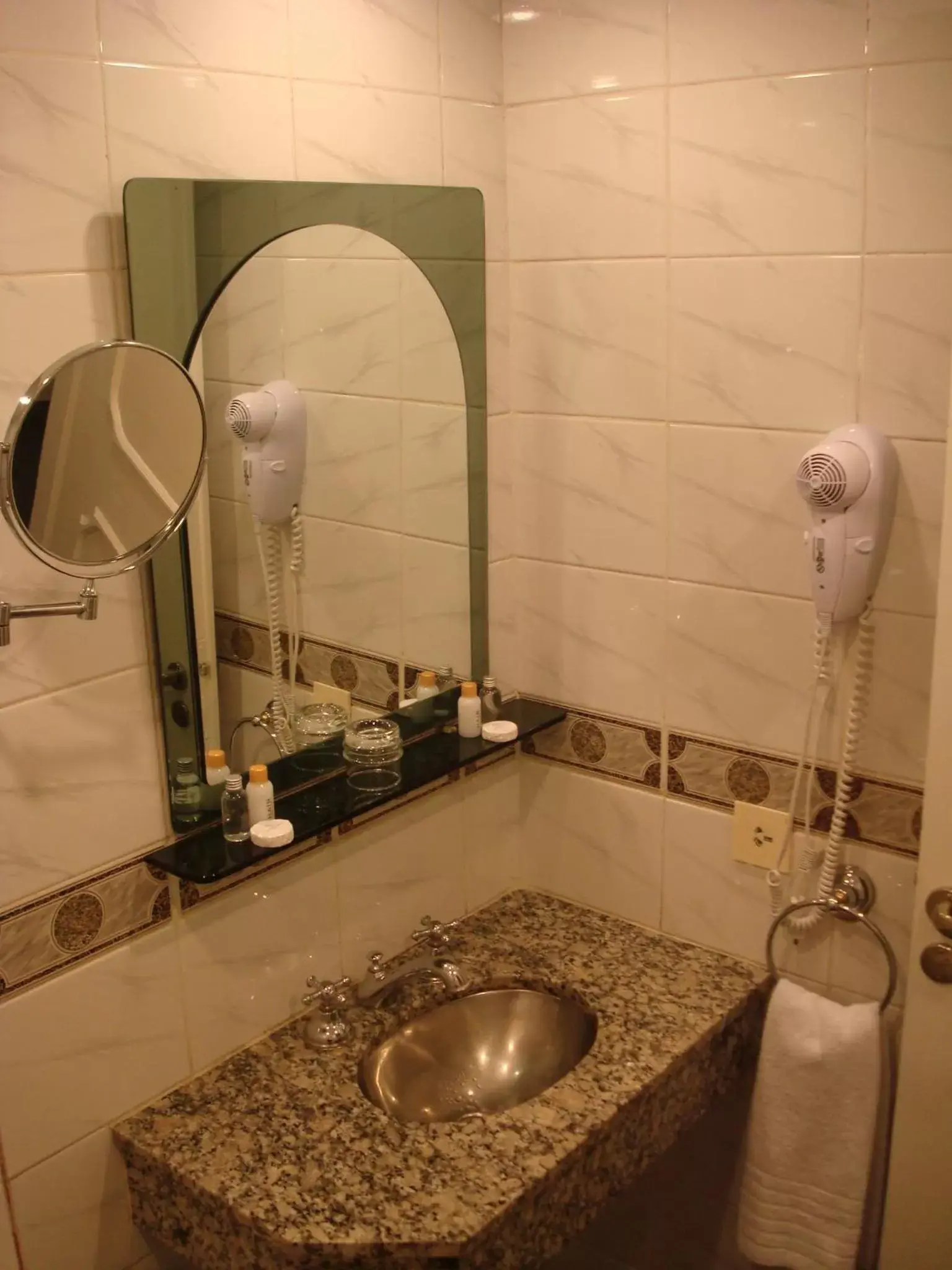 Bathroom in Centuria Hotel Buenos Aires