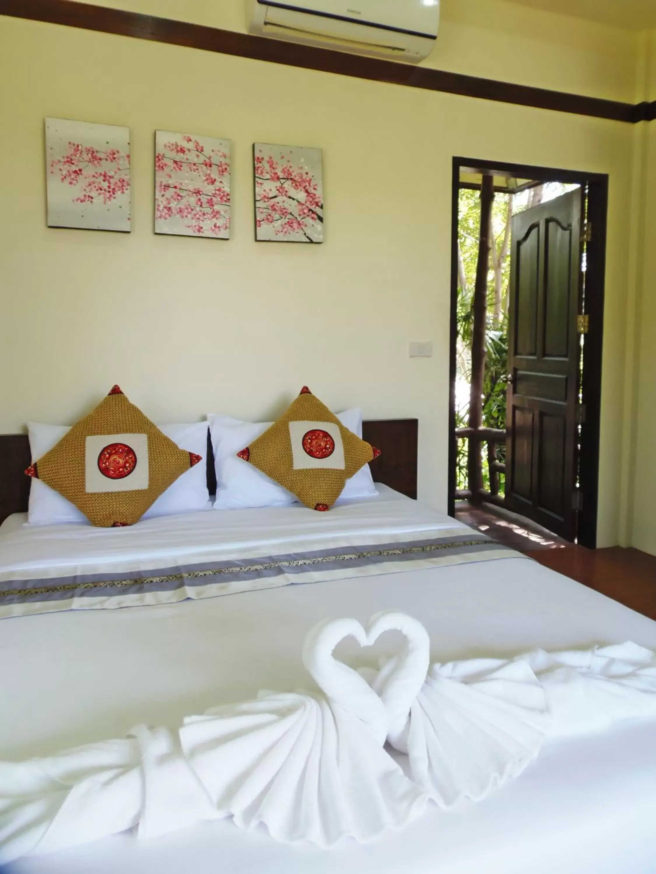 Bedroom, Bed in Pai My Guest Resort - SHA Plus