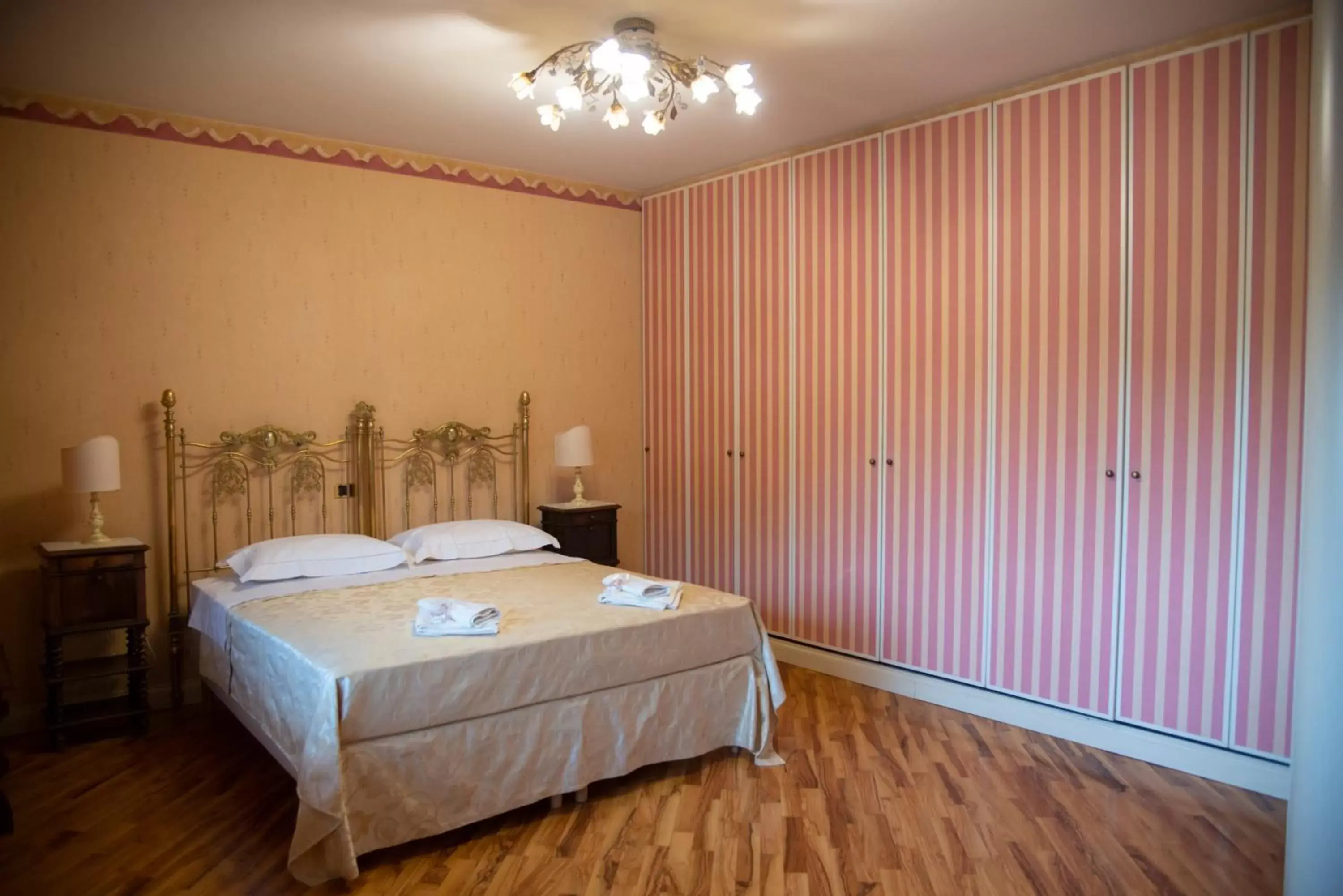 Photo of the whole room, Bed in Boutique Villa Etna d'A'mare