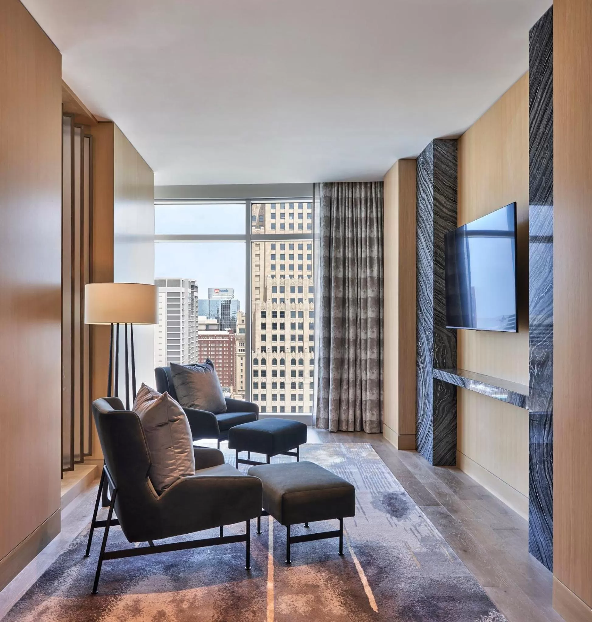 Photo of the whole room in Loews Kansas City