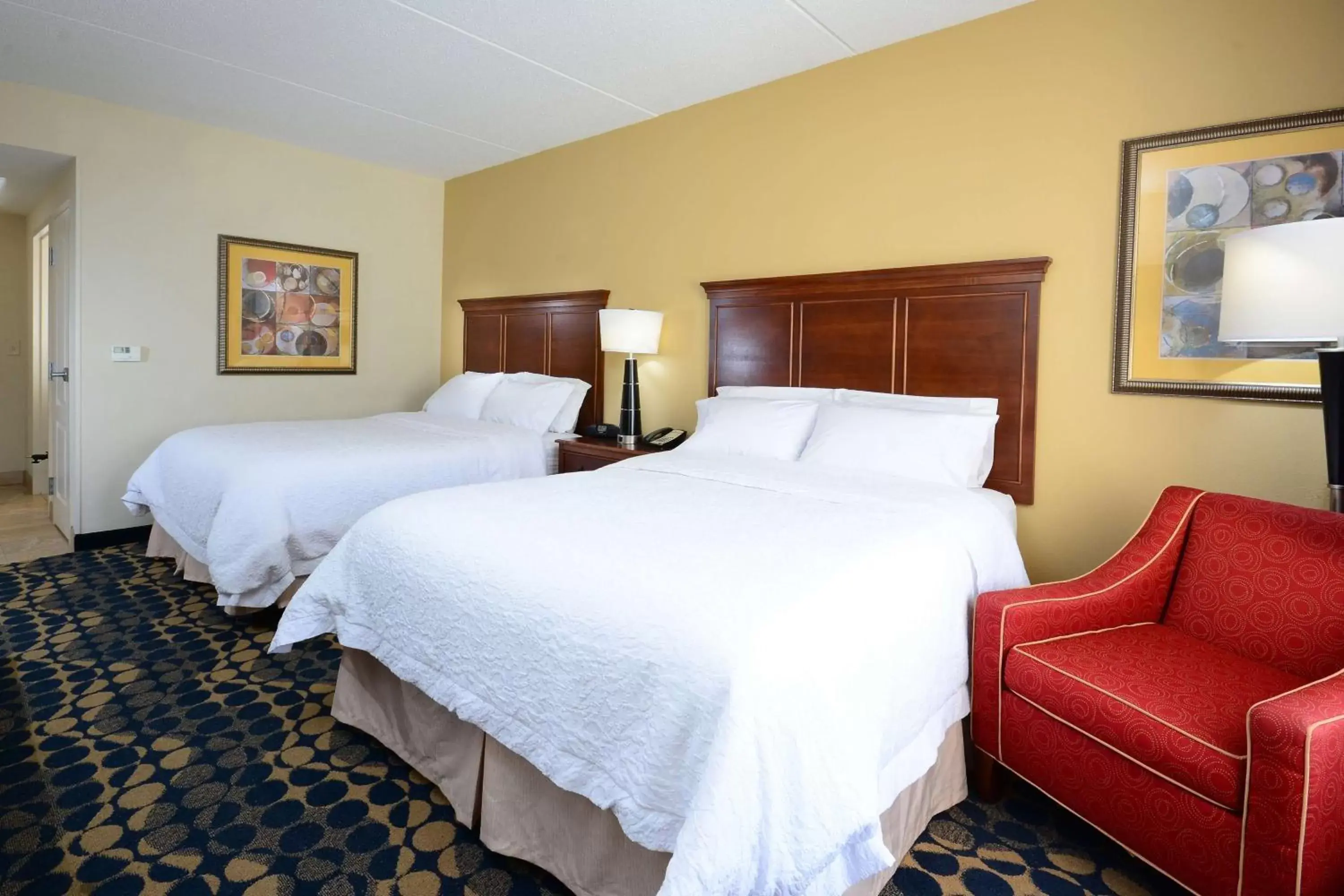 Bed in Hampton Inn & Suites Durham North I-85