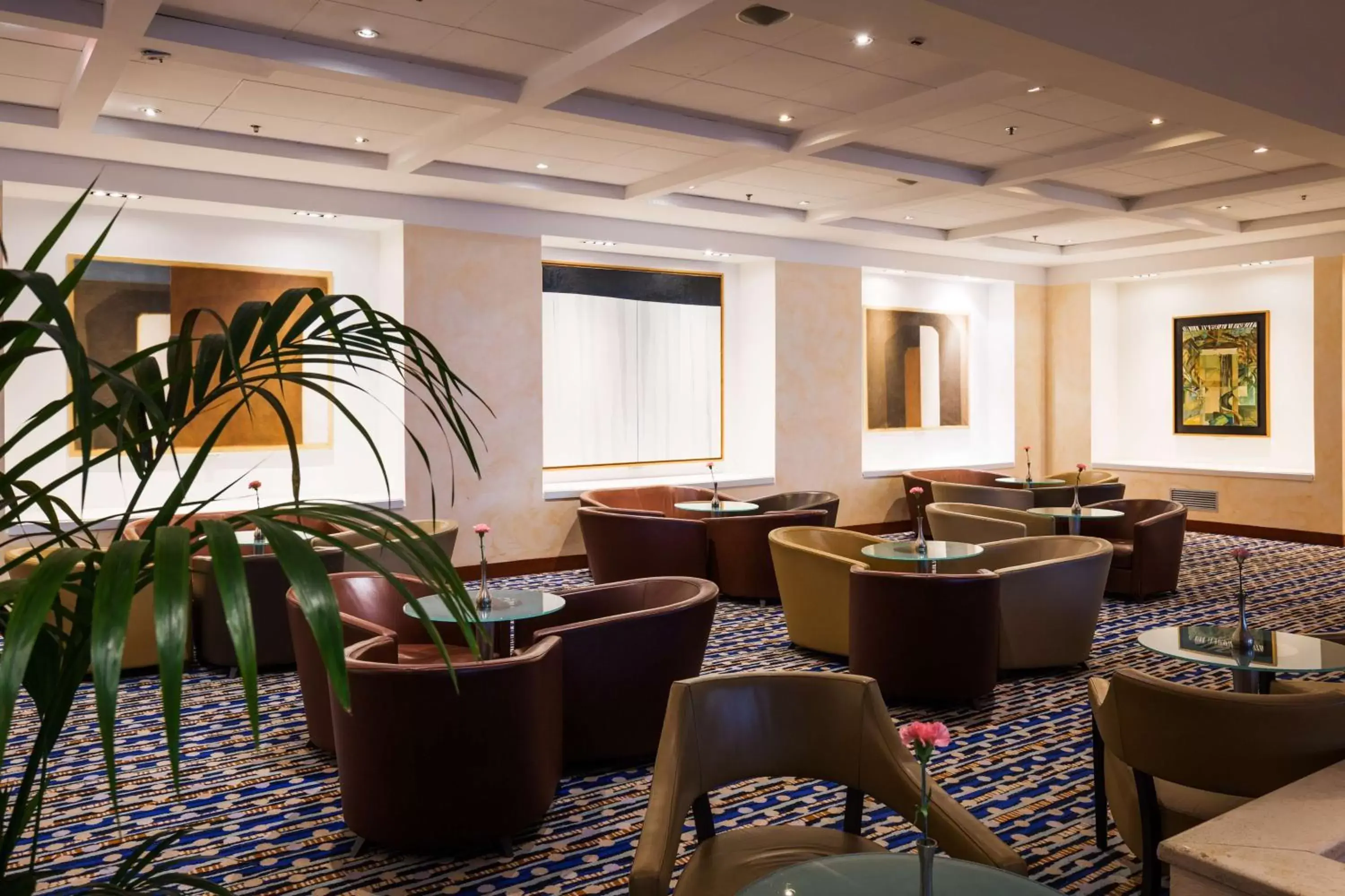 Dining area in Hilton Rome Airport